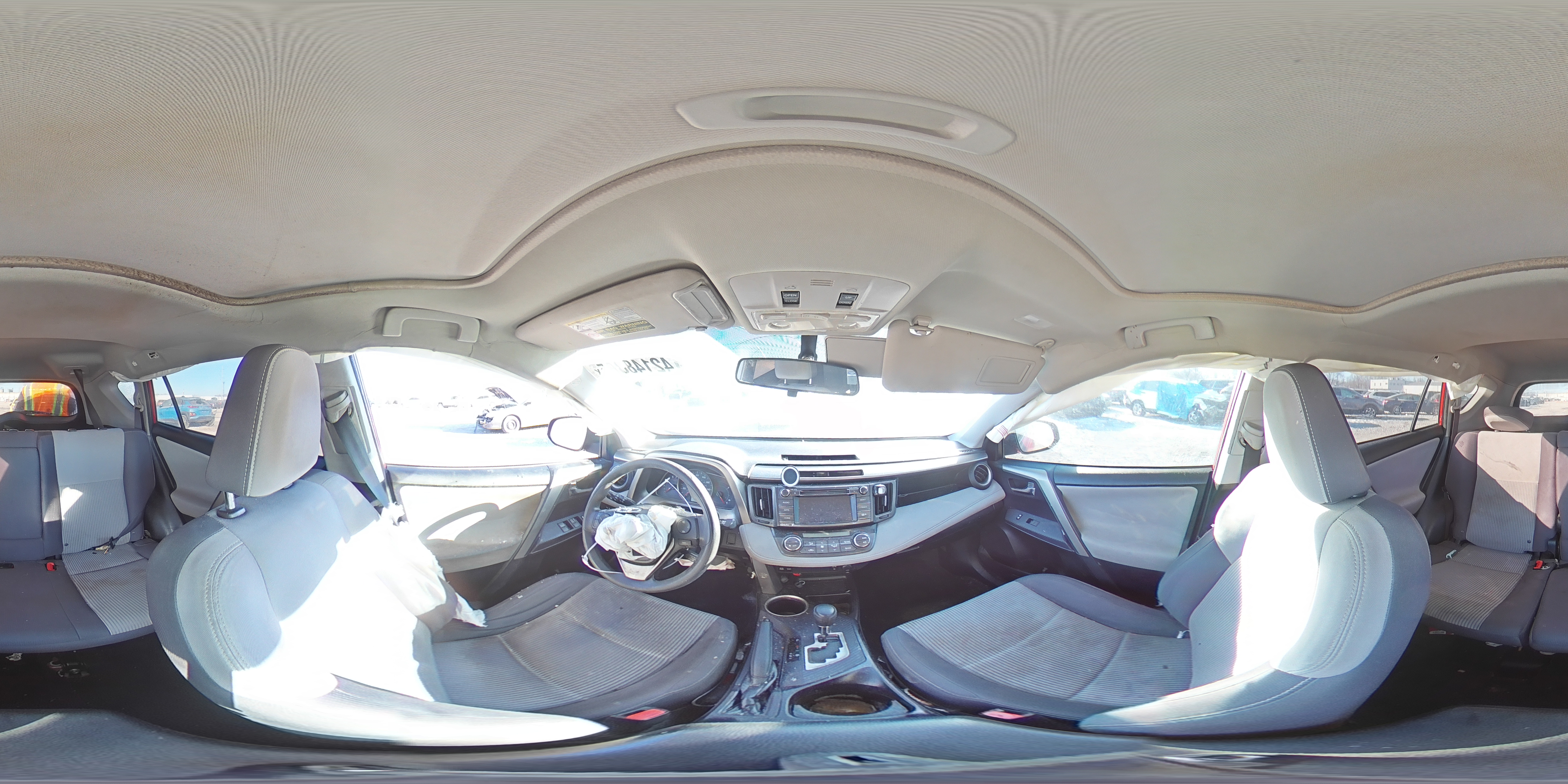 2015 Toyota RAV 4 - Image 13