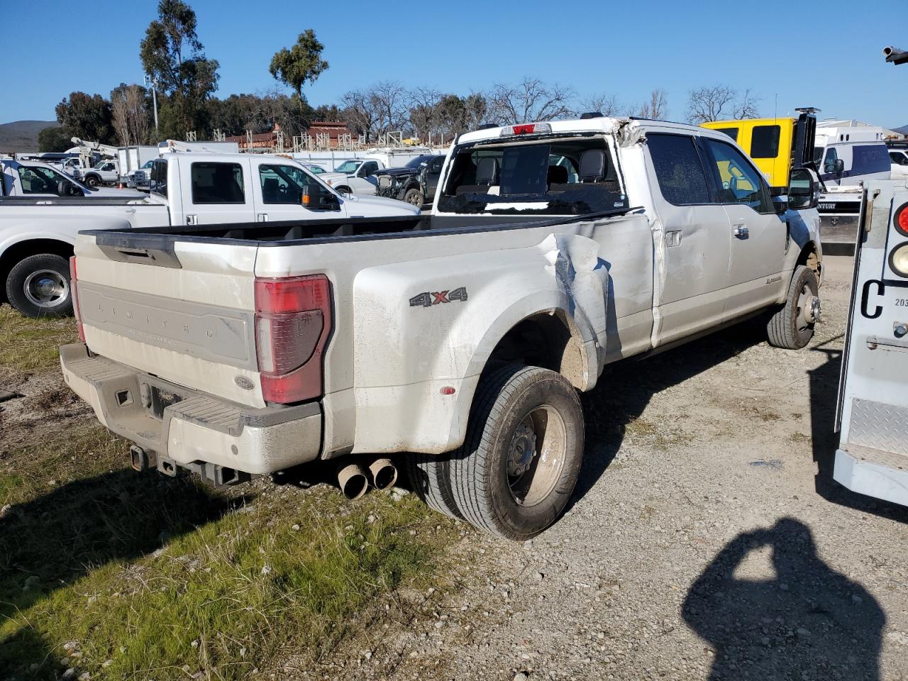 2020 Ford F350 - Image 3