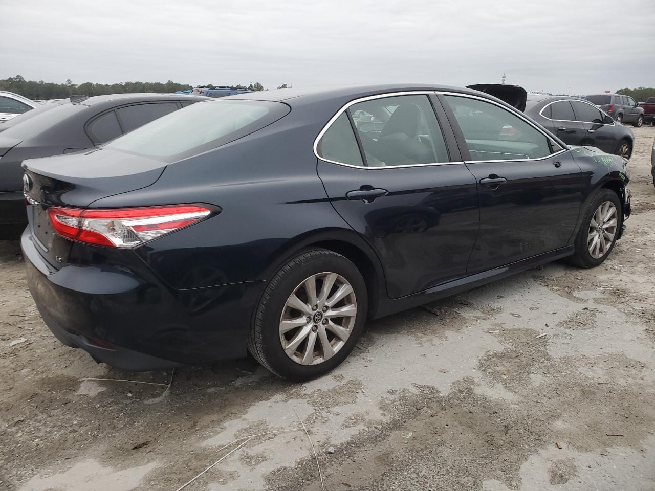 2018 Toyota Camry - Image 3