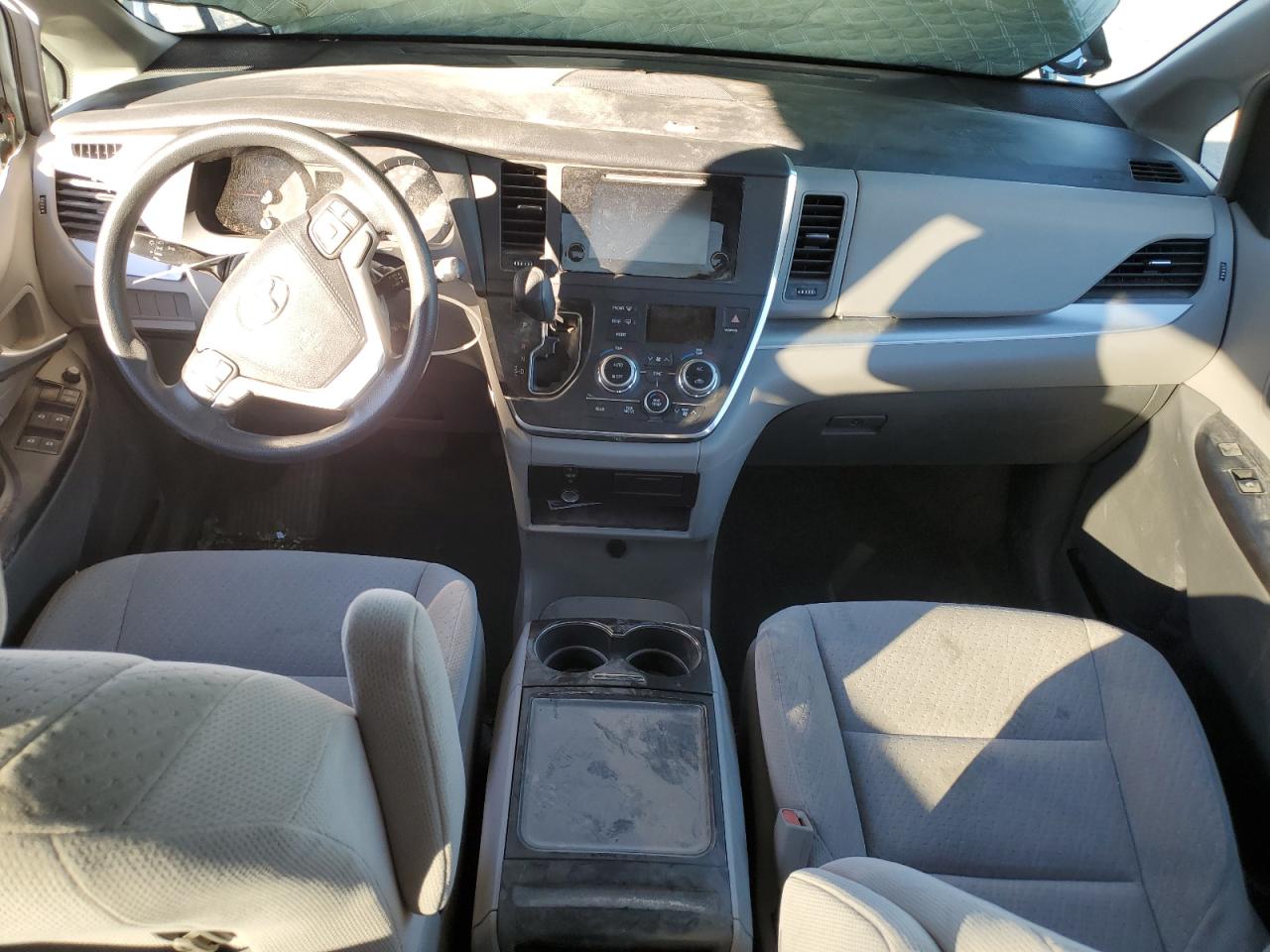 2015 Toyota Sienna - Image 8