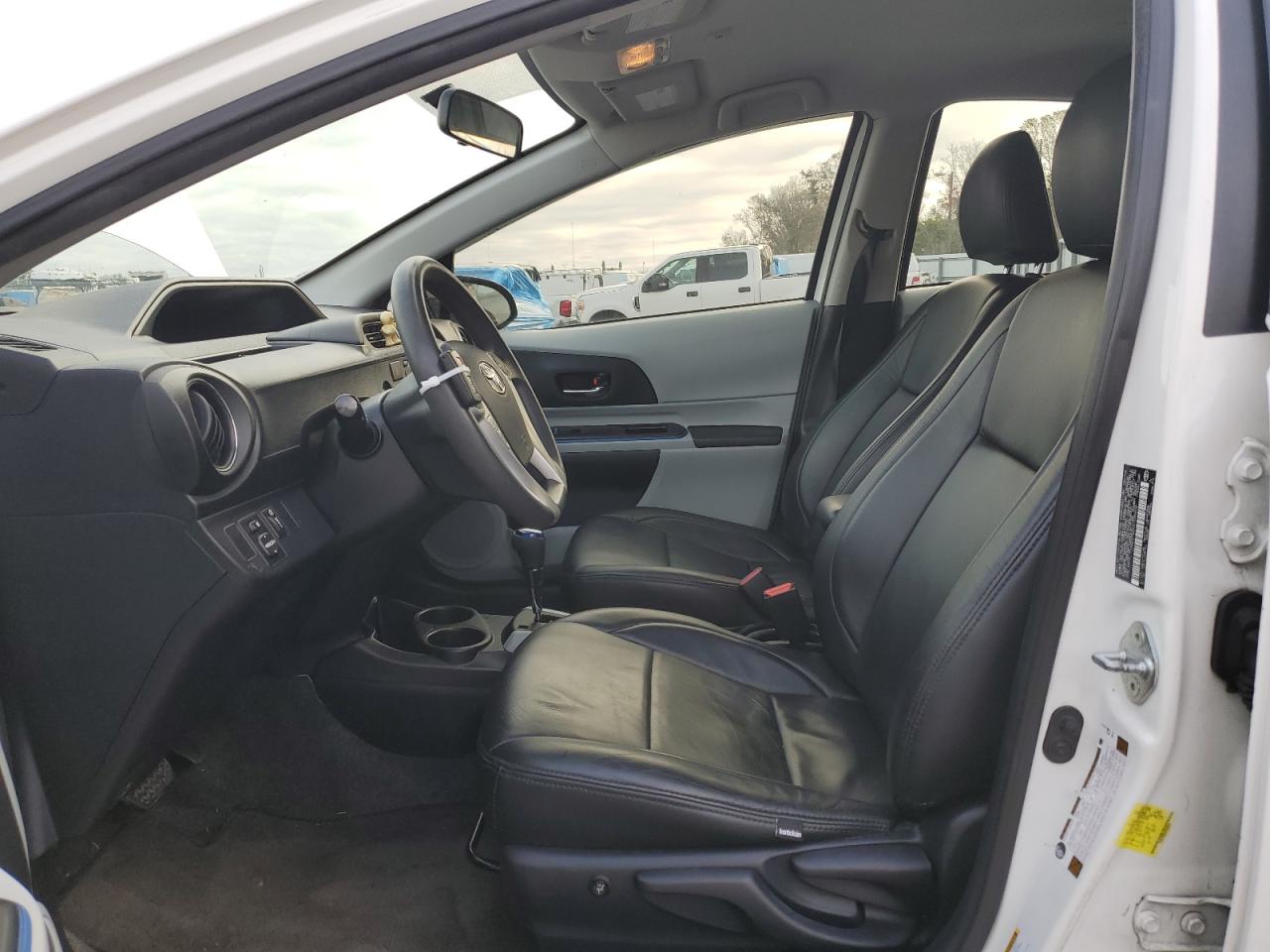 2013 Toyota Prius C VIN: JTDKDTB31D1545632 Lot: 41681075