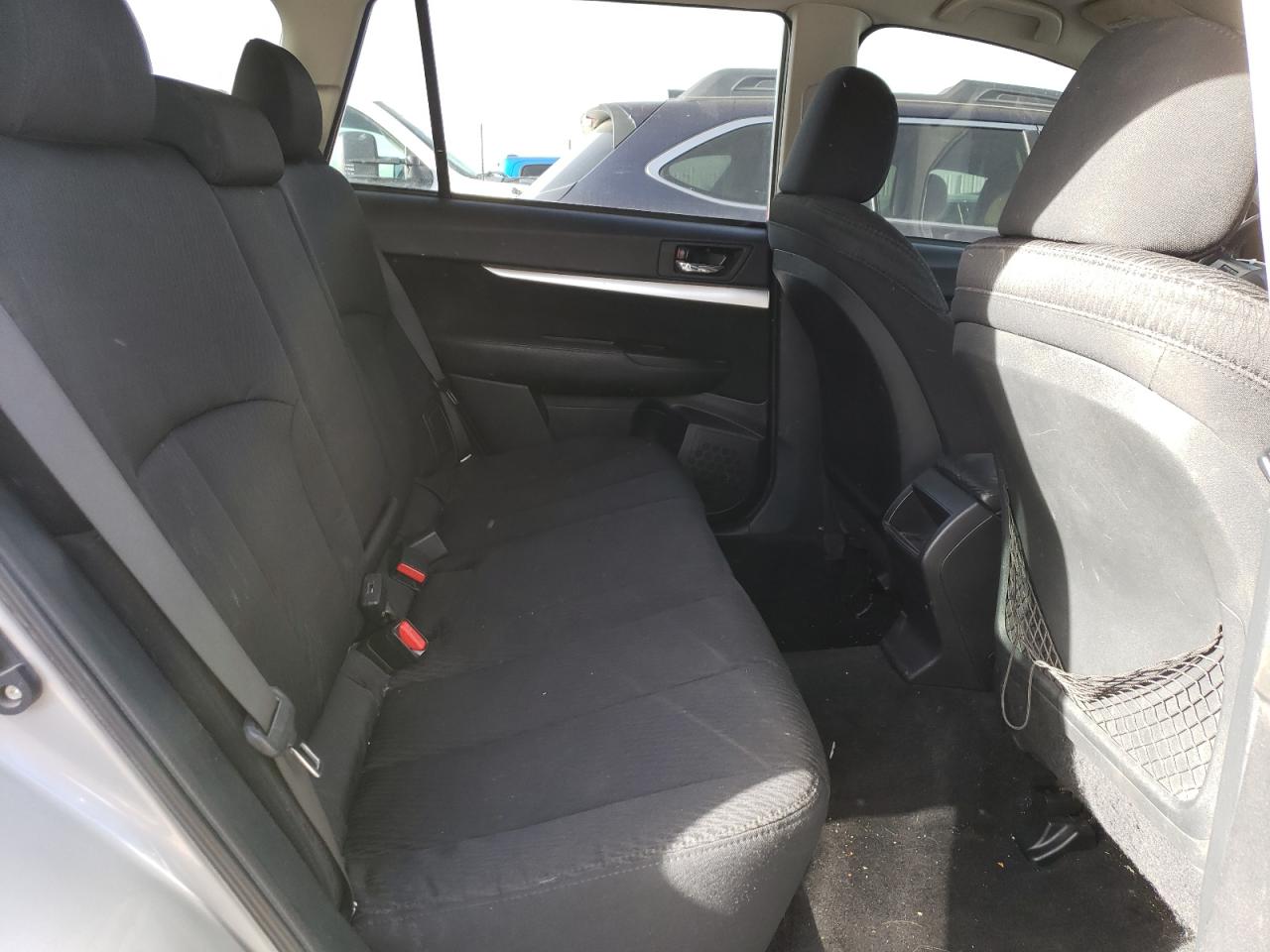 2011 Subaru Outback - Image 11