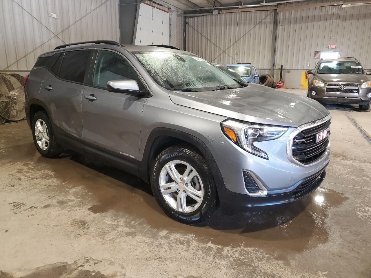 2021 GMC Terrain - Image 4
