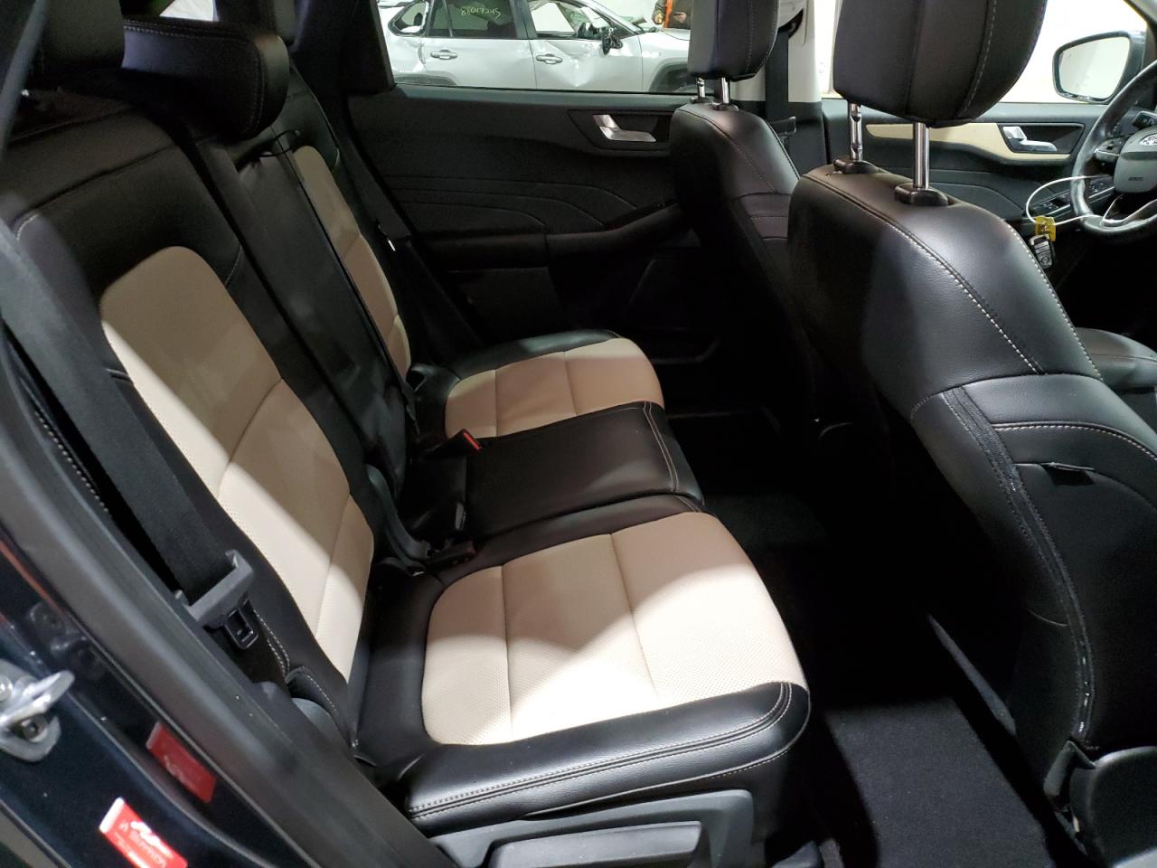 2022 Ford Escape - Image 11