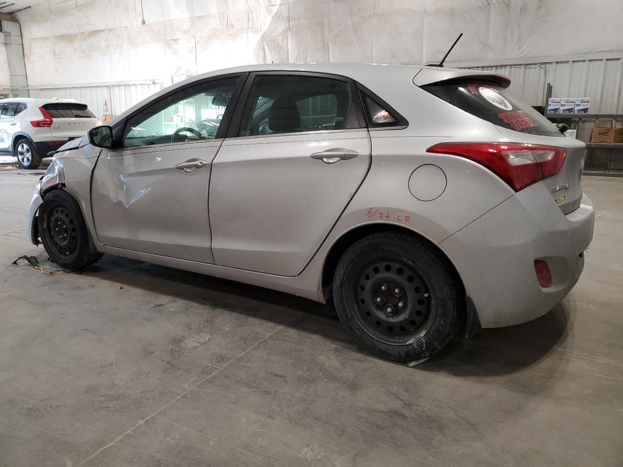 2016 Hyundai Elantra - Image 2