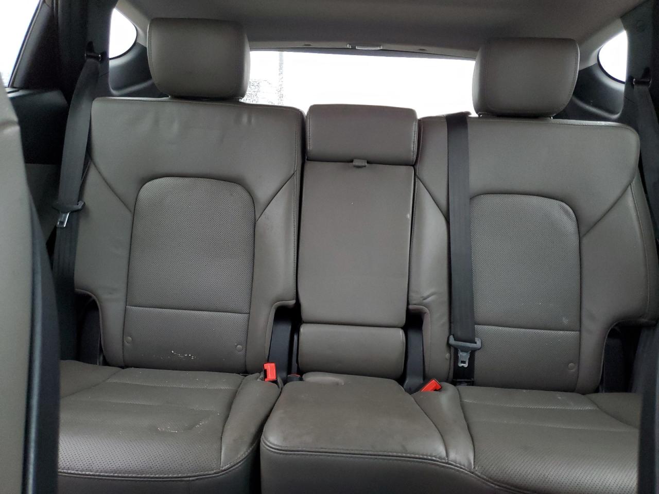 2018 Hyundai Santa Fe - Image 10