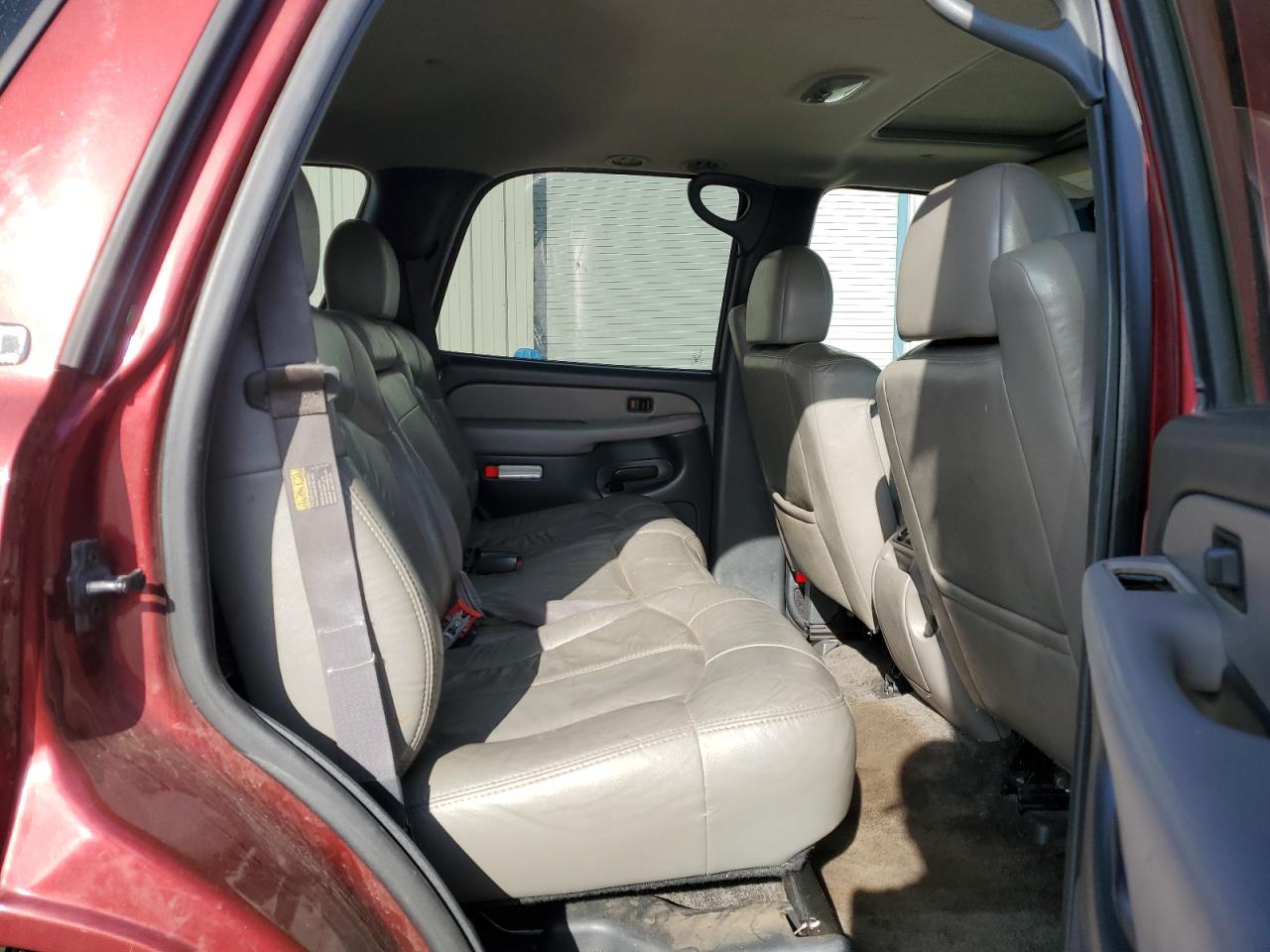 2002 Chevrolet Tahoe - Image 11