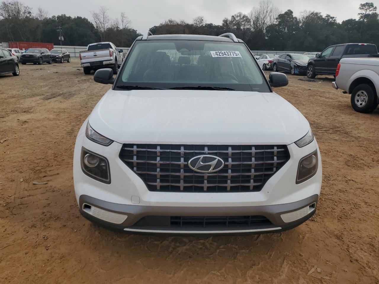 2024 Hyundai Venue - Image 5