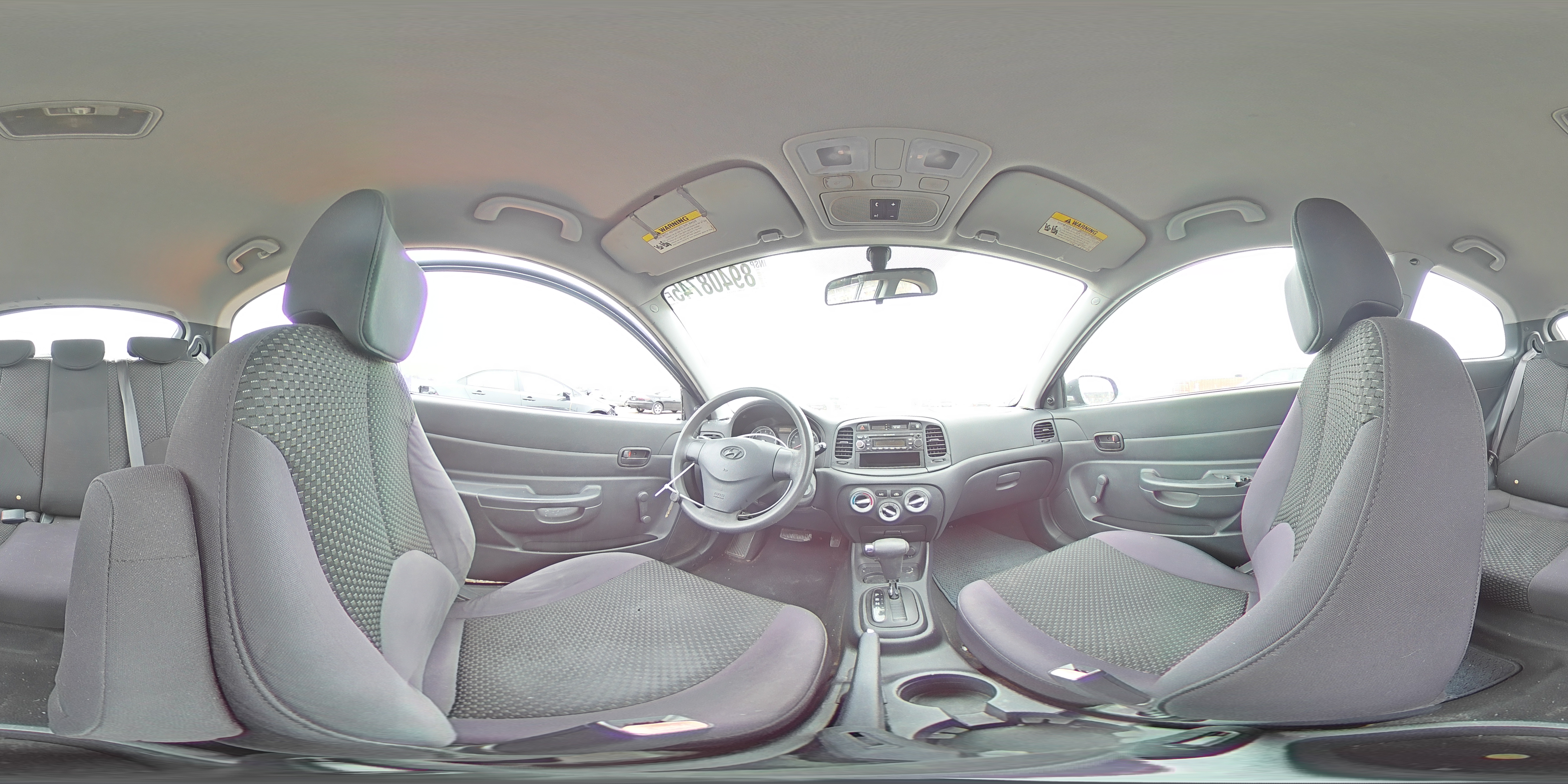 2010 Hyundai Accent - Image 13