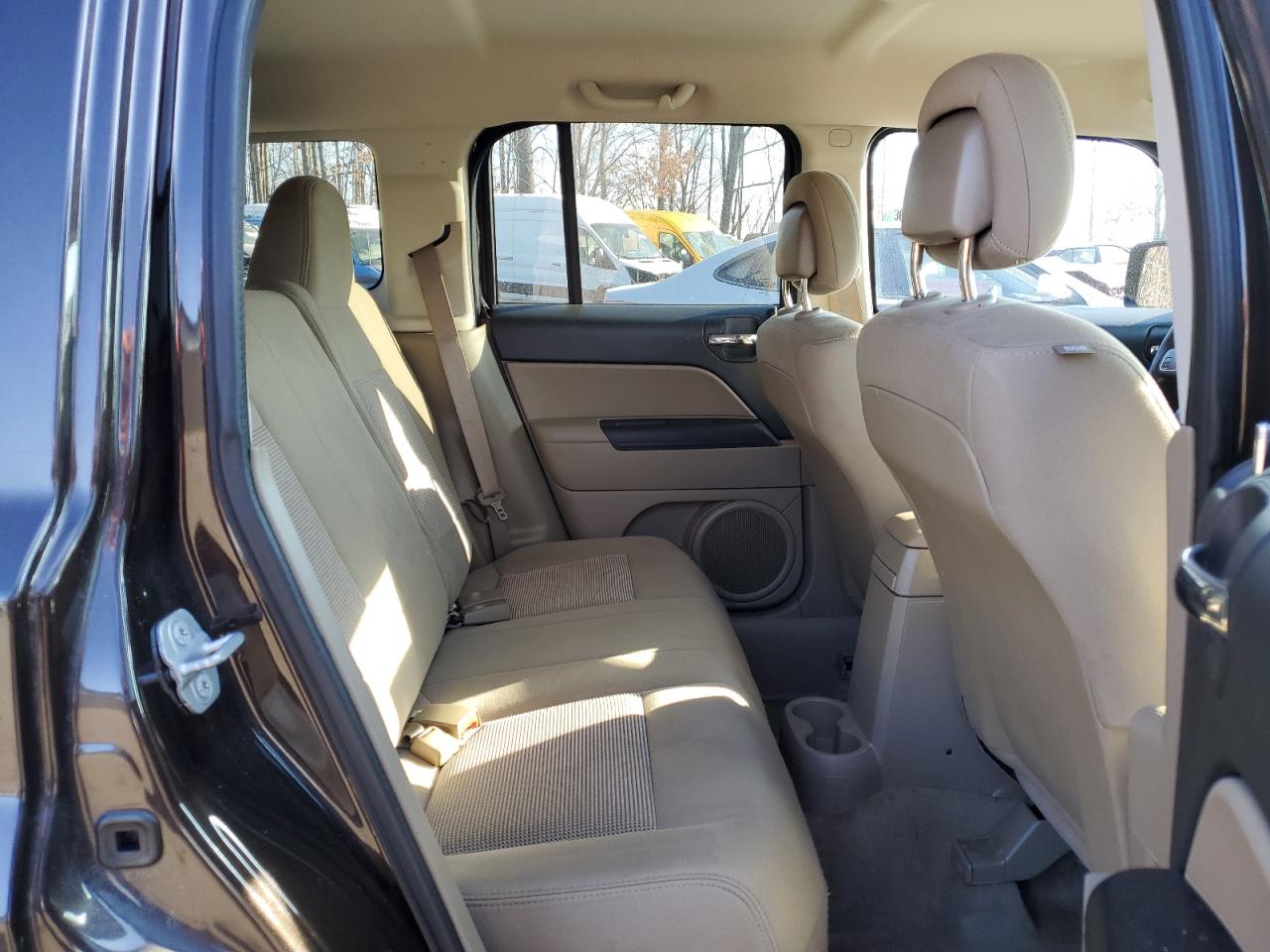2014 Jeep Liberty (Patriot) - Image 11