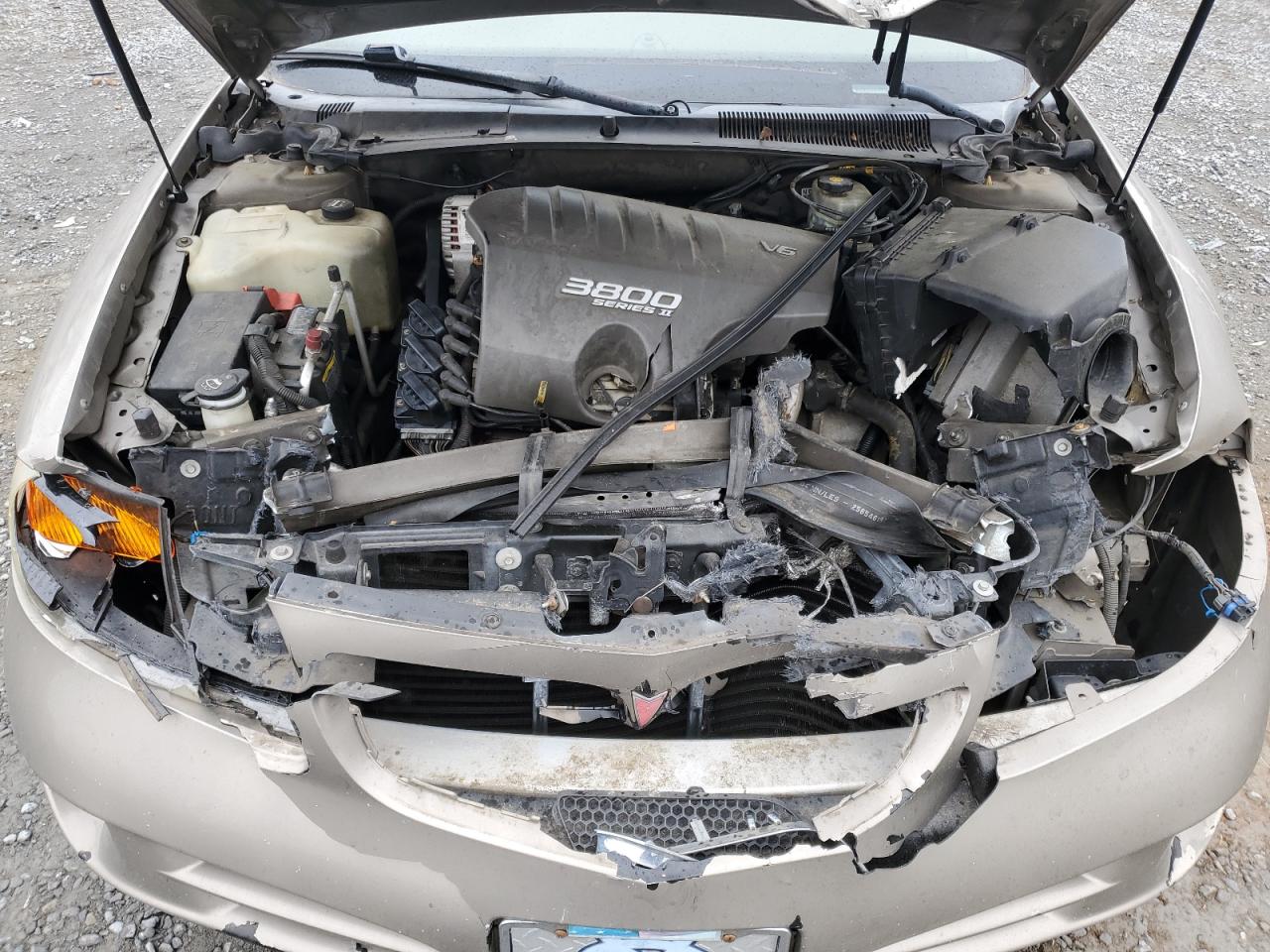2002 Pontiac Bonneville - Image 11
