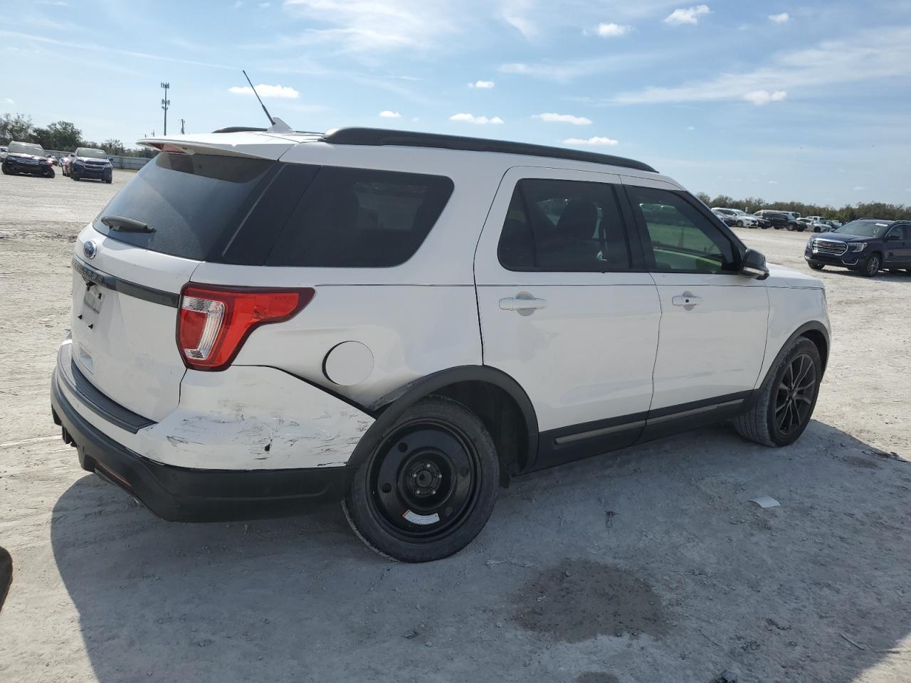 2018 Ford Explorer - Image 3