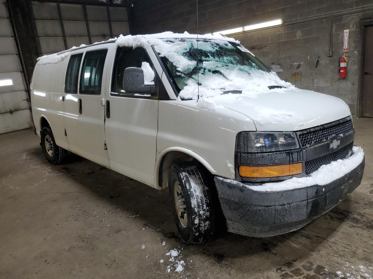 2018 Chevrolet Express - Image 4