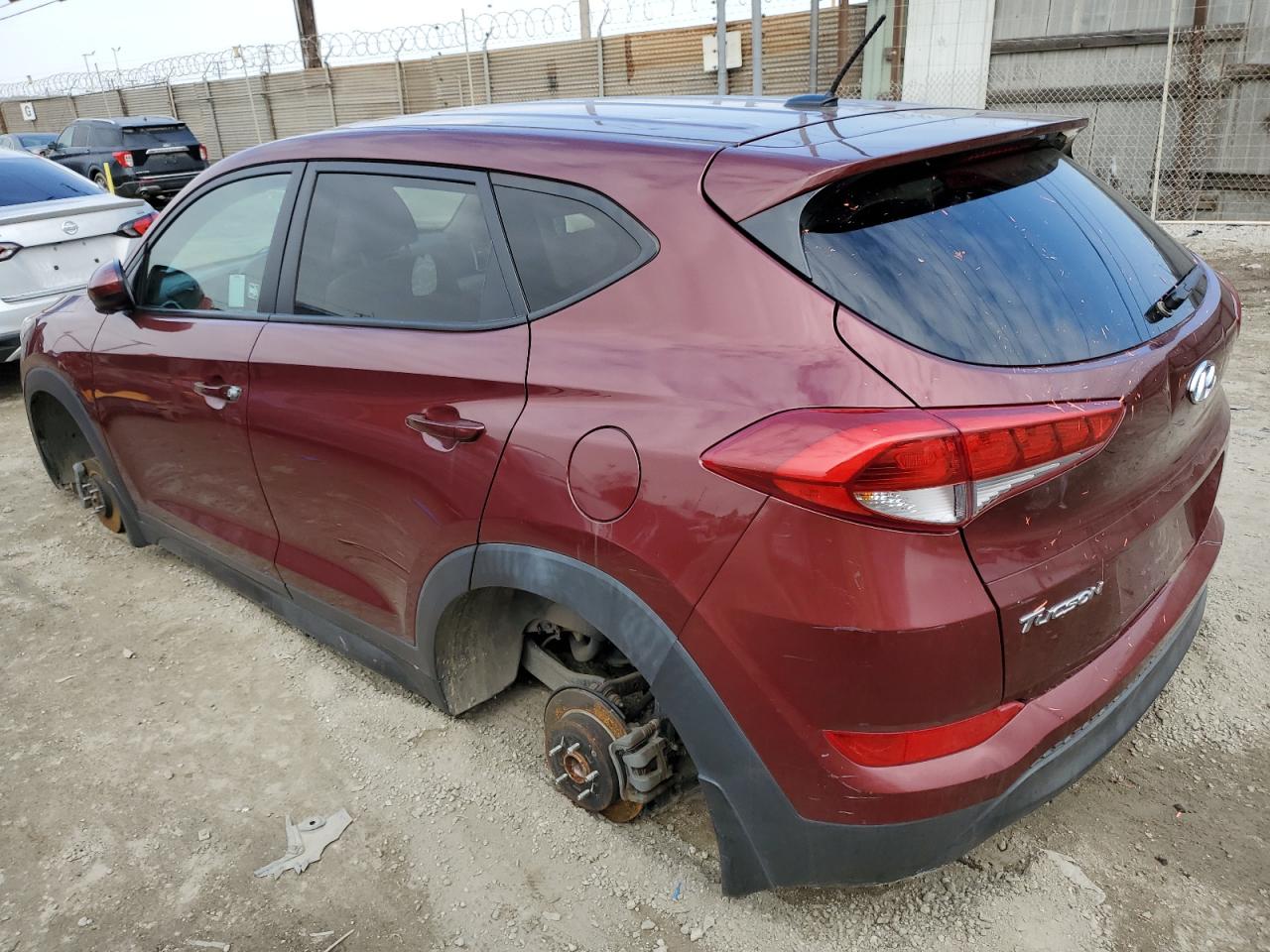 2016 Hyundai Tucson - Image 2