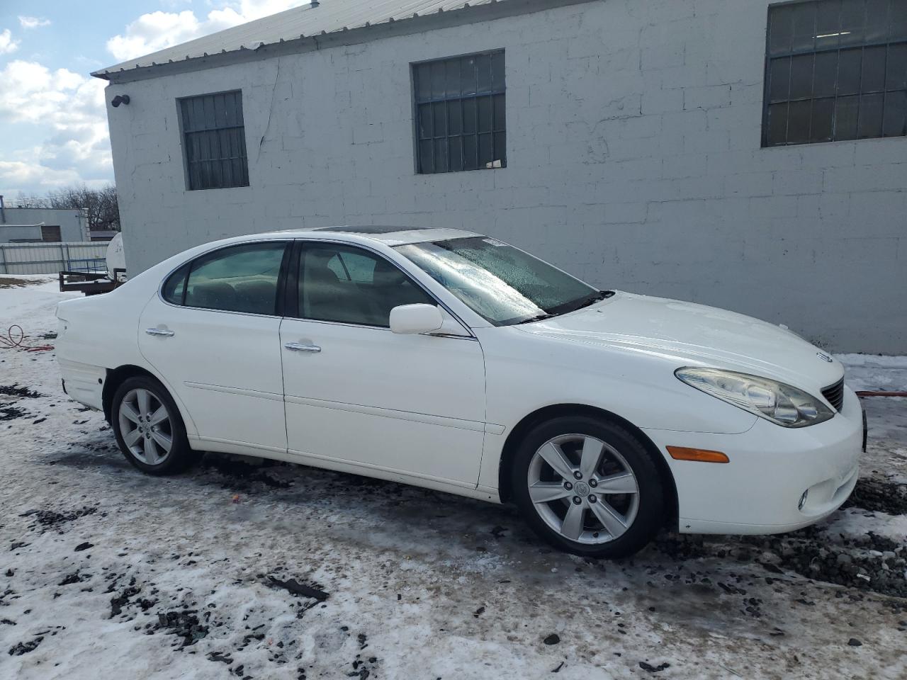 2005 Lexus ES - Image 4