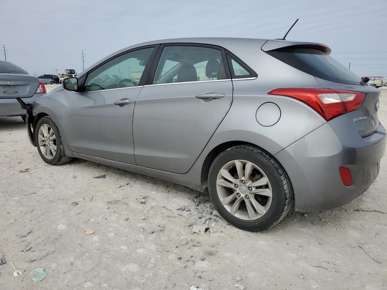 2014 Hyundai Elantra - Image 2