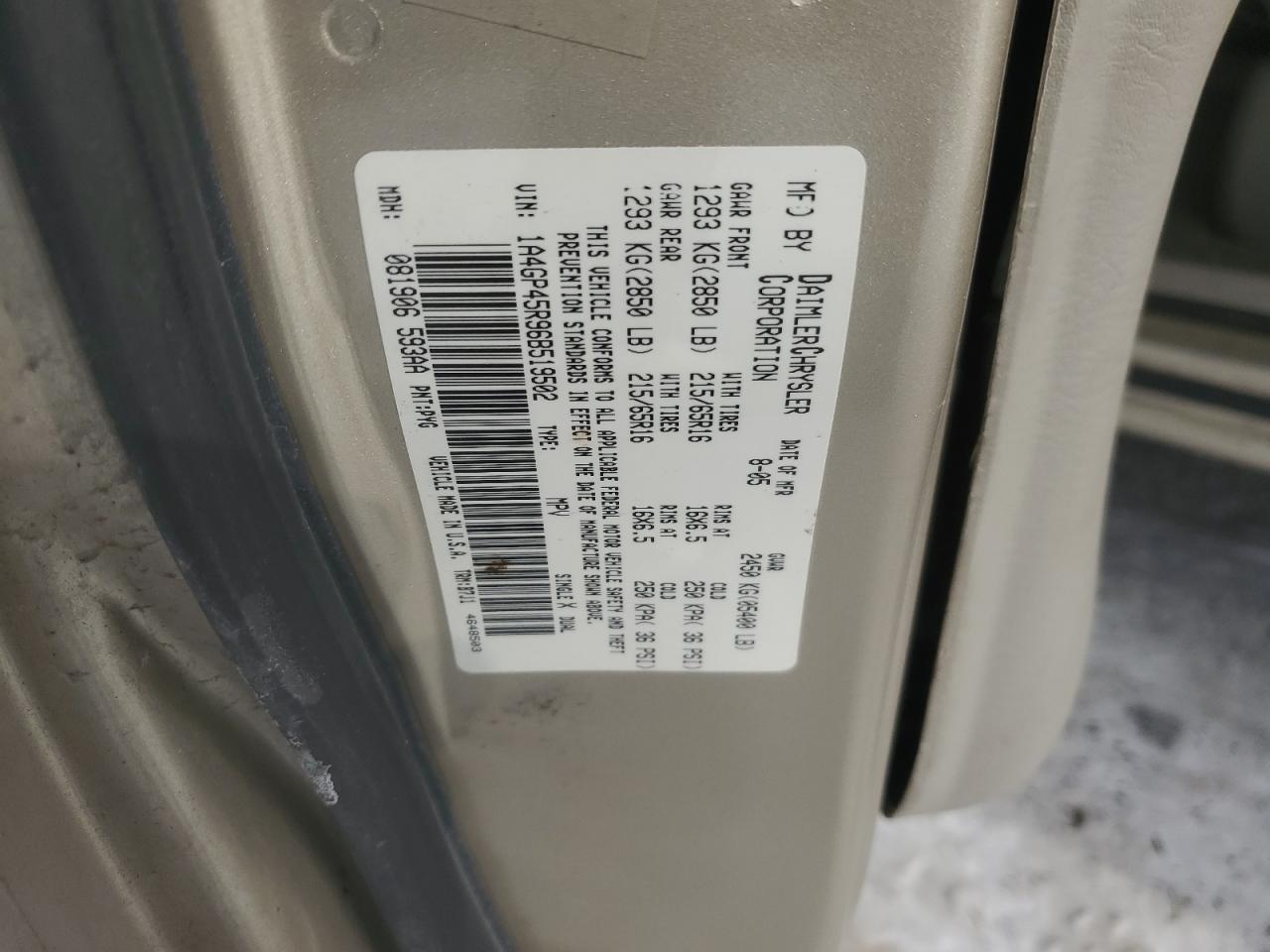 2006 Chrysler Town & Country - Image 15