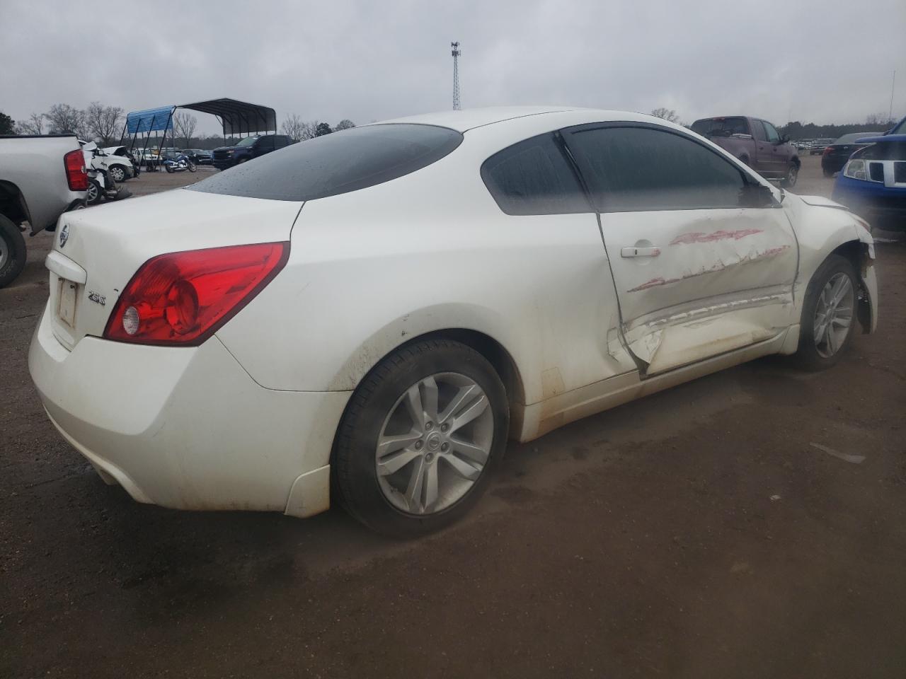 2011 Nissan Altima - Image 3