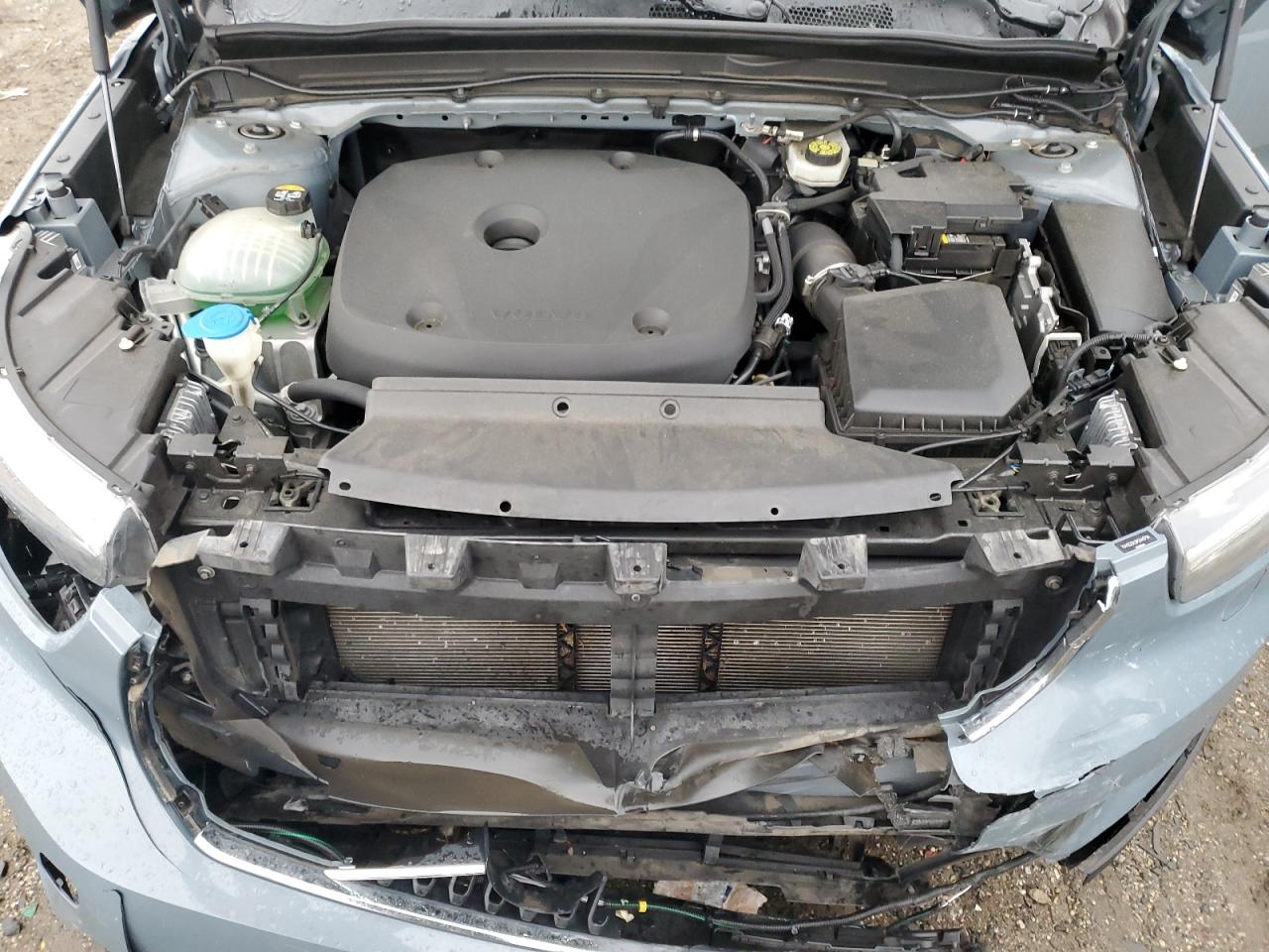 2021 Volvo XC40 - Image 12
