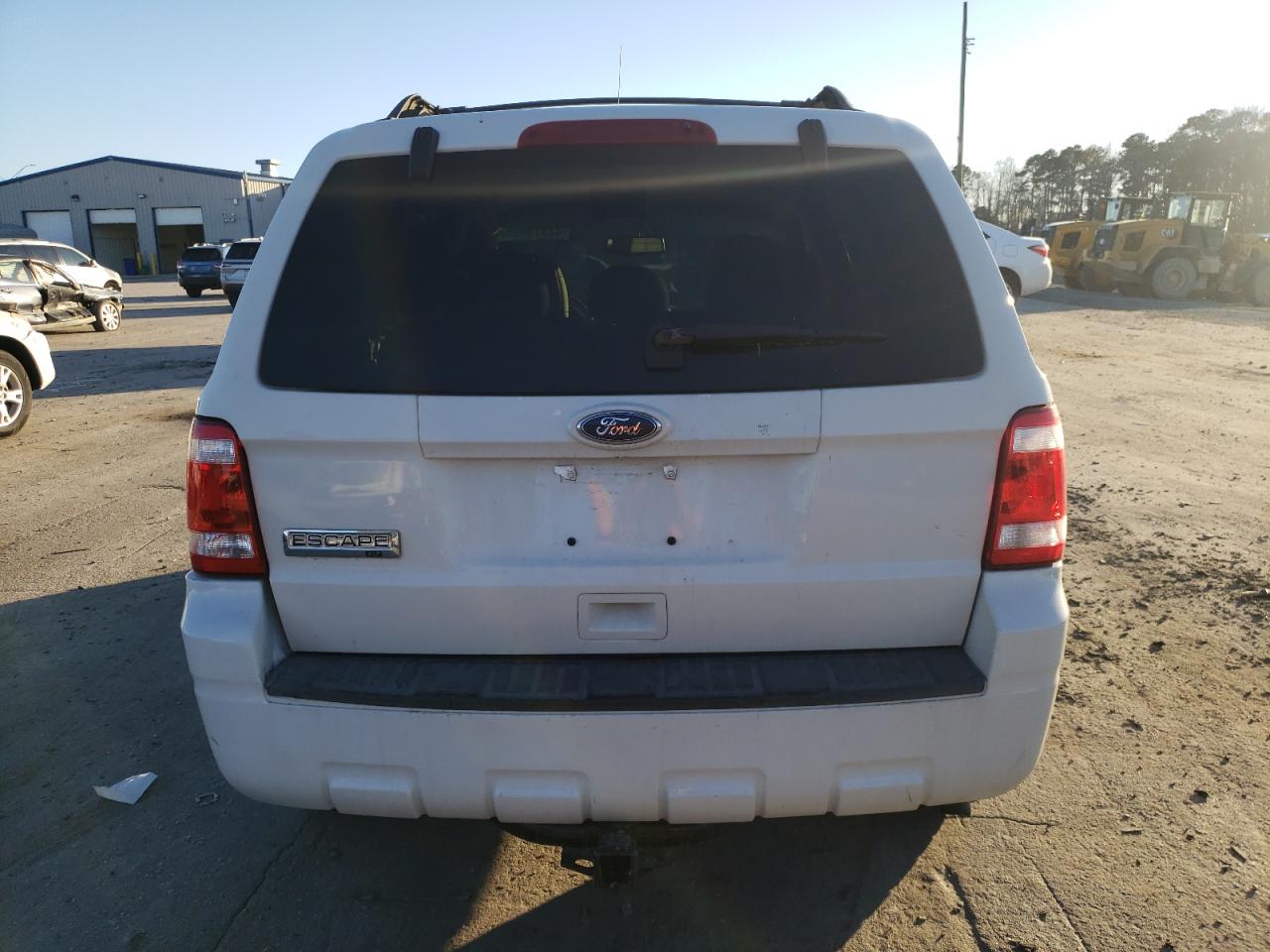 2010 Ford Escape - Image 6
