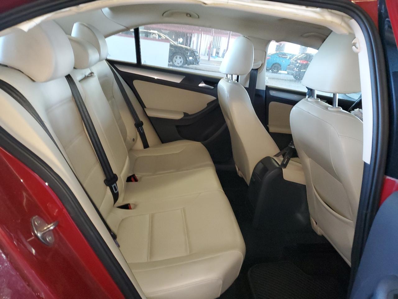 2017 Volkswagen Jetta - Image 11