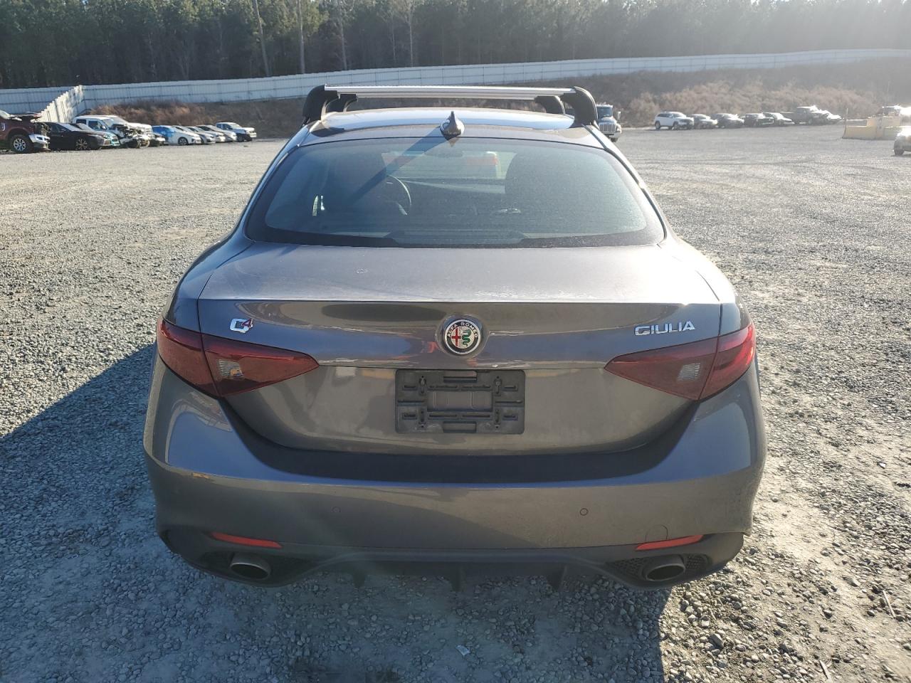 2017 Alfa Romeo Giulia - Image 6