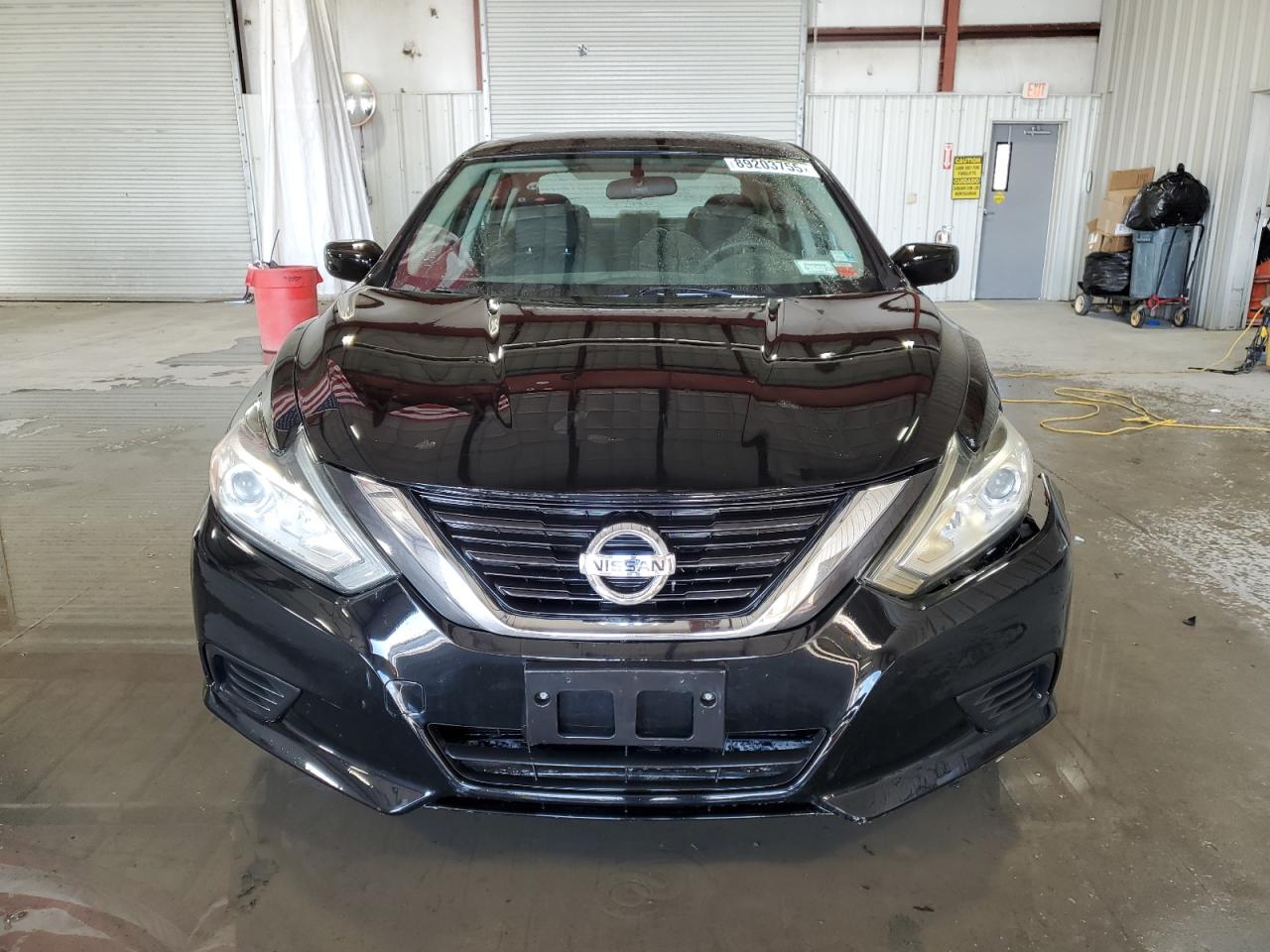 2017 Nissan Altima - Image 5