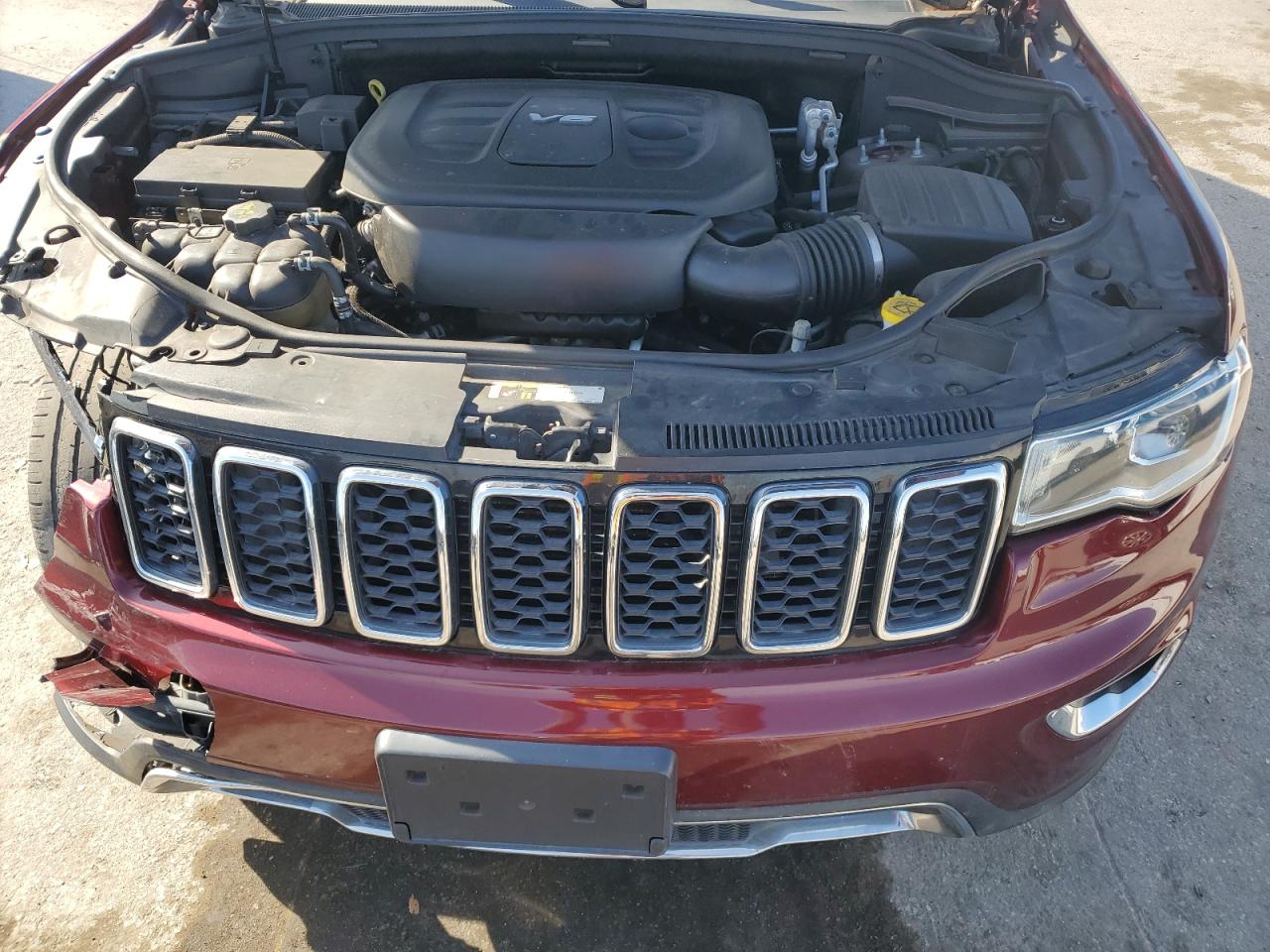 2018 Jeep Grand Cherokee - Image 12