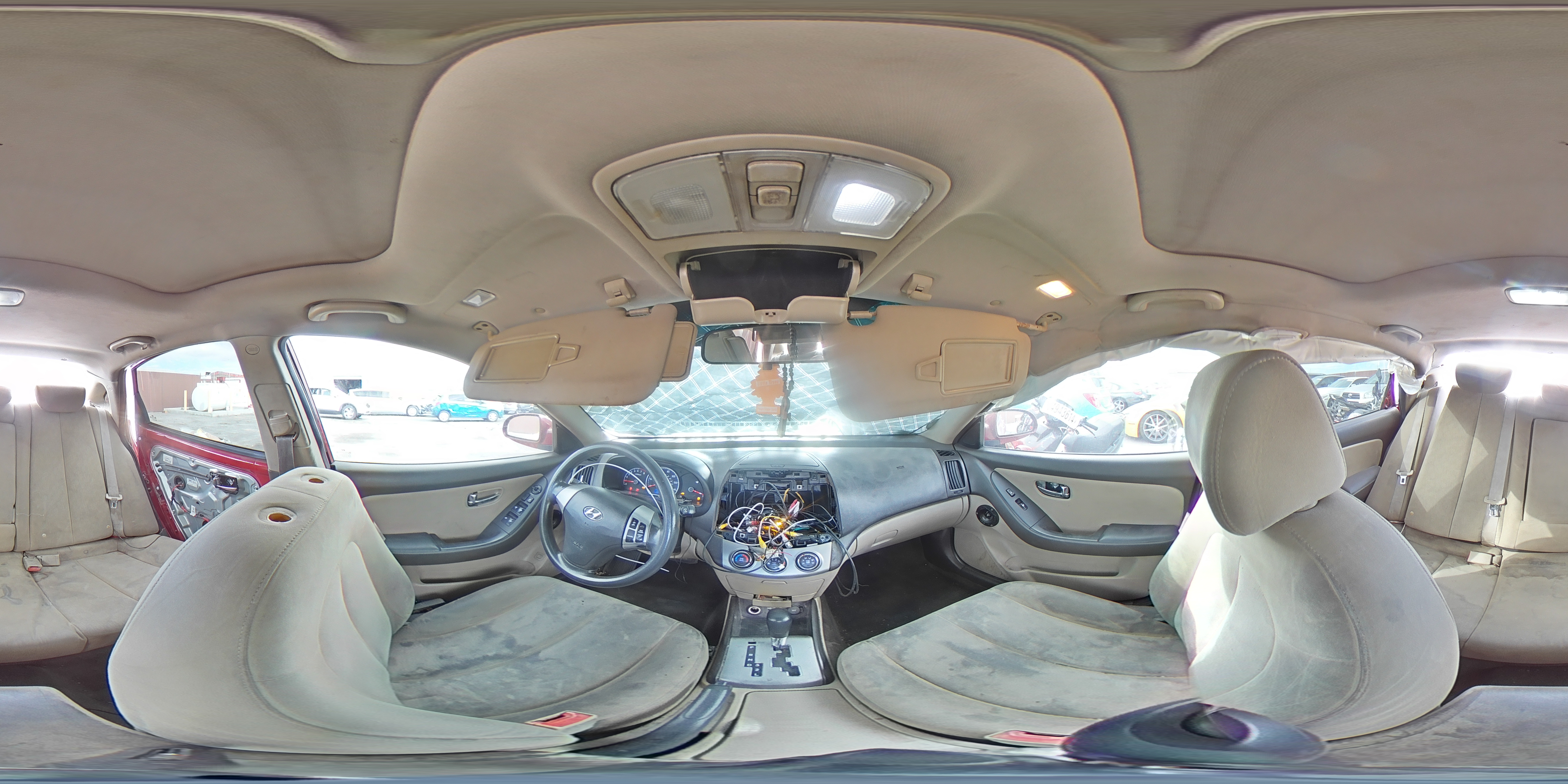 2010 Hyundai Elantra - Image 13