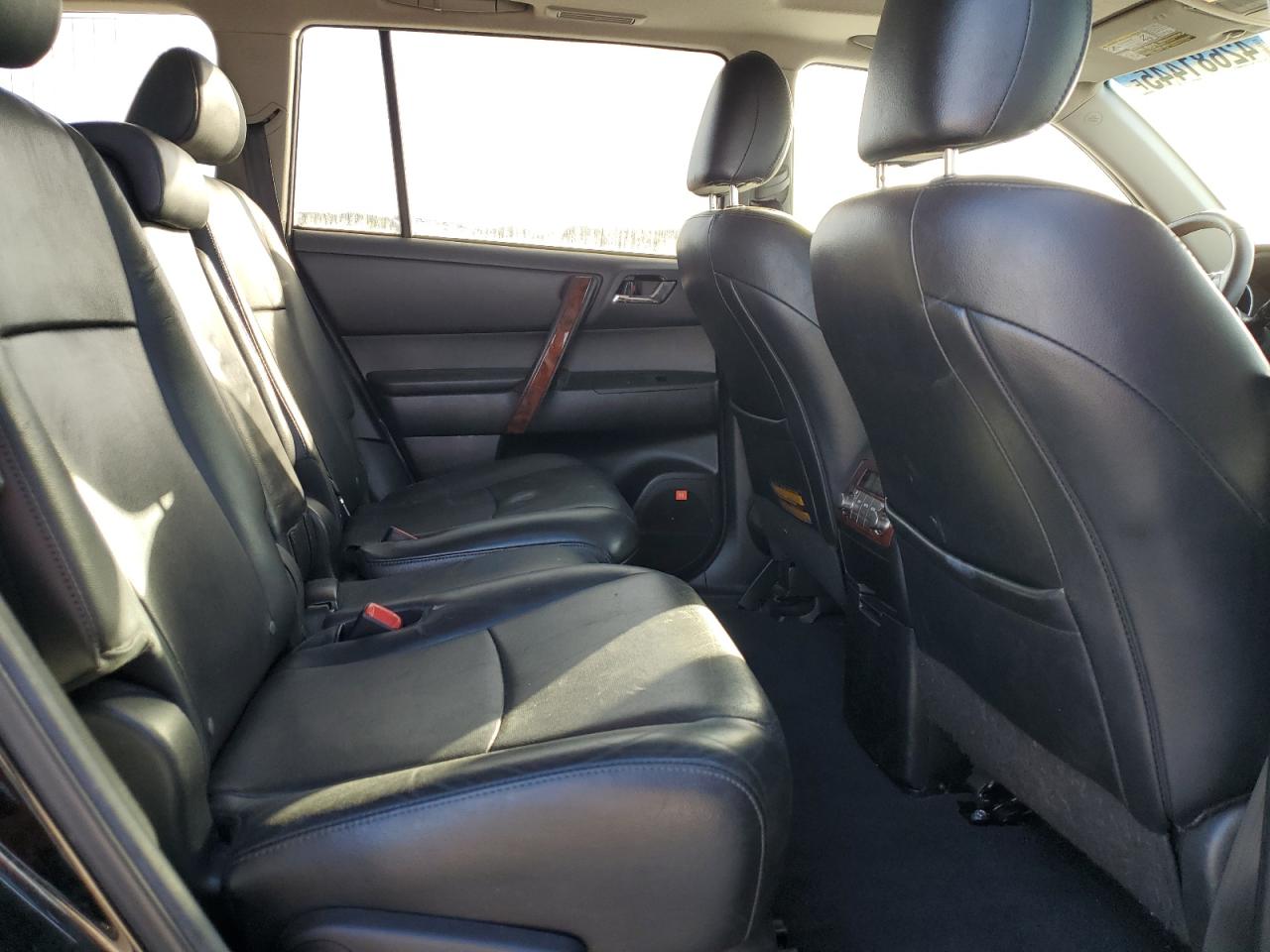 2013 Toyota Highlander - Image 11