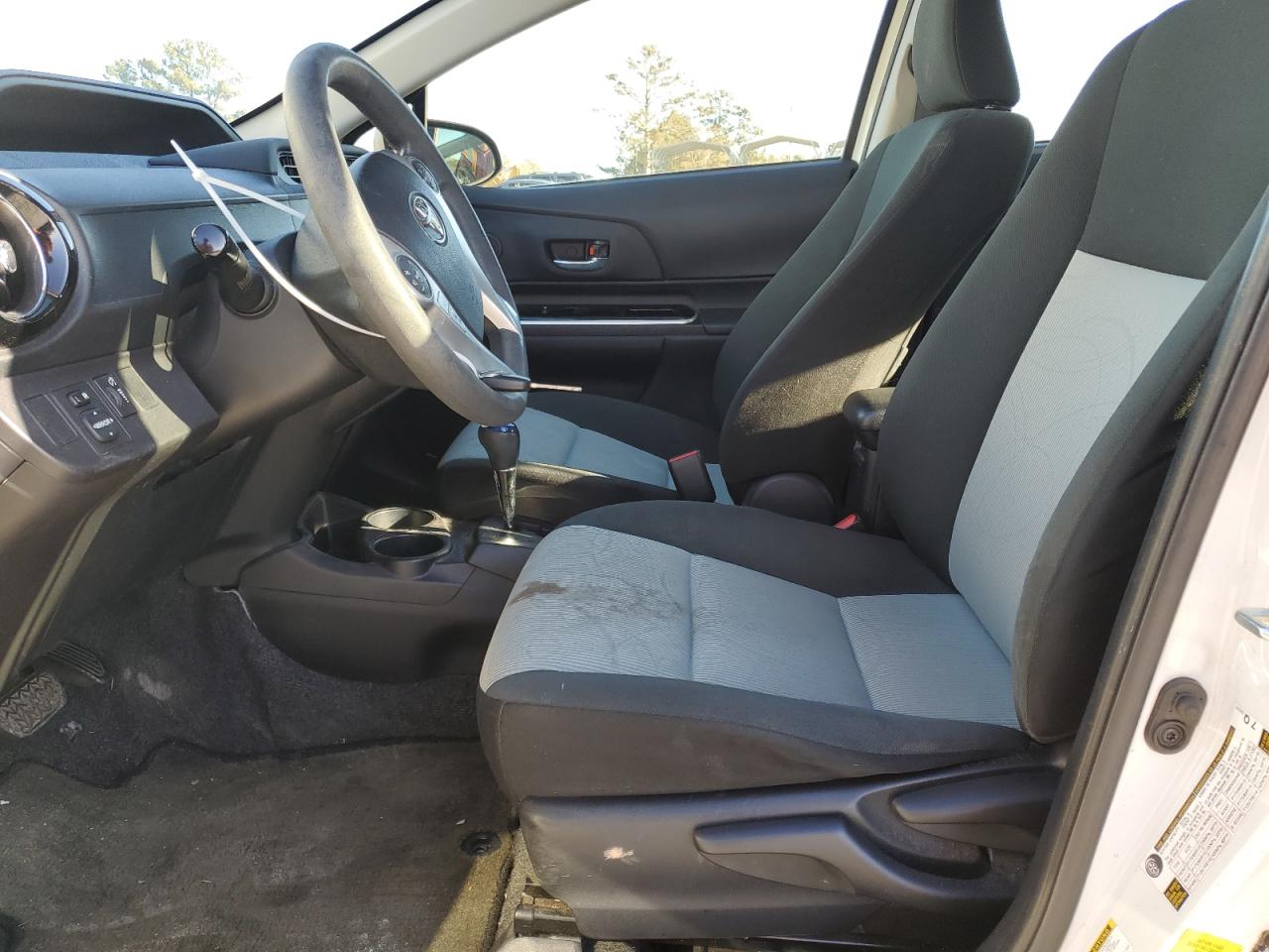 2015 Toyota Prius - Image 7