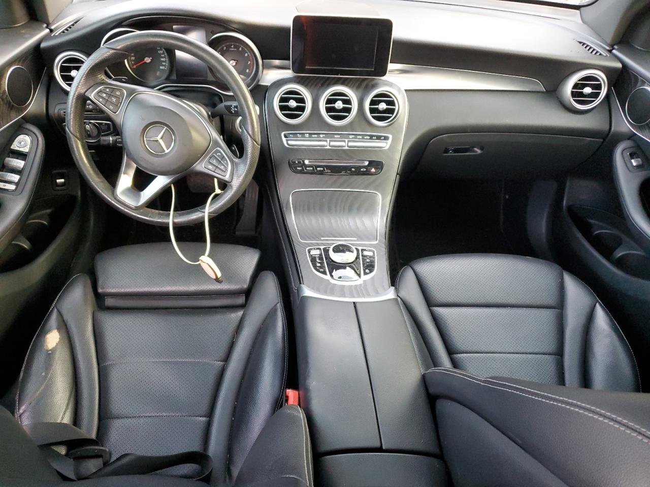 2017 Mercedes-Benz GLC - Image 8