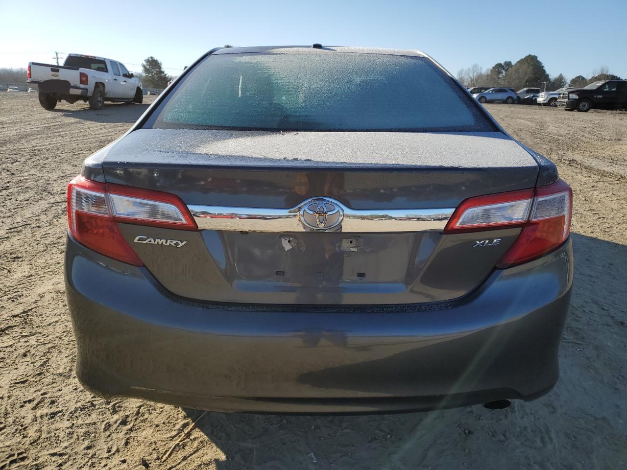 2014 Toyota Camry - Image 6
