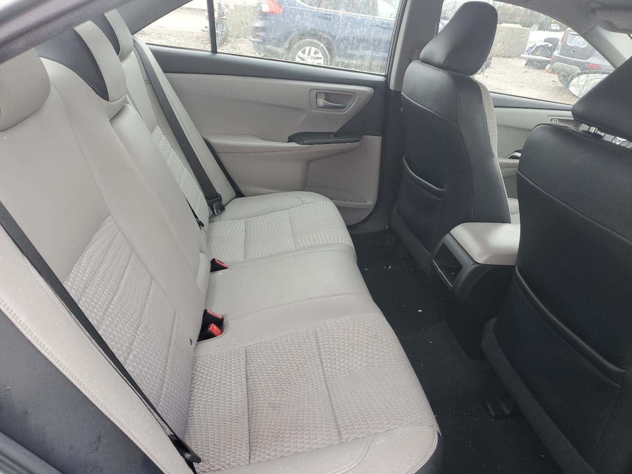 2015 Toyota Camry - Image 10