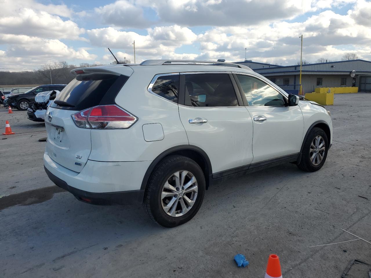 2014 Nissan Rogue - Image 3