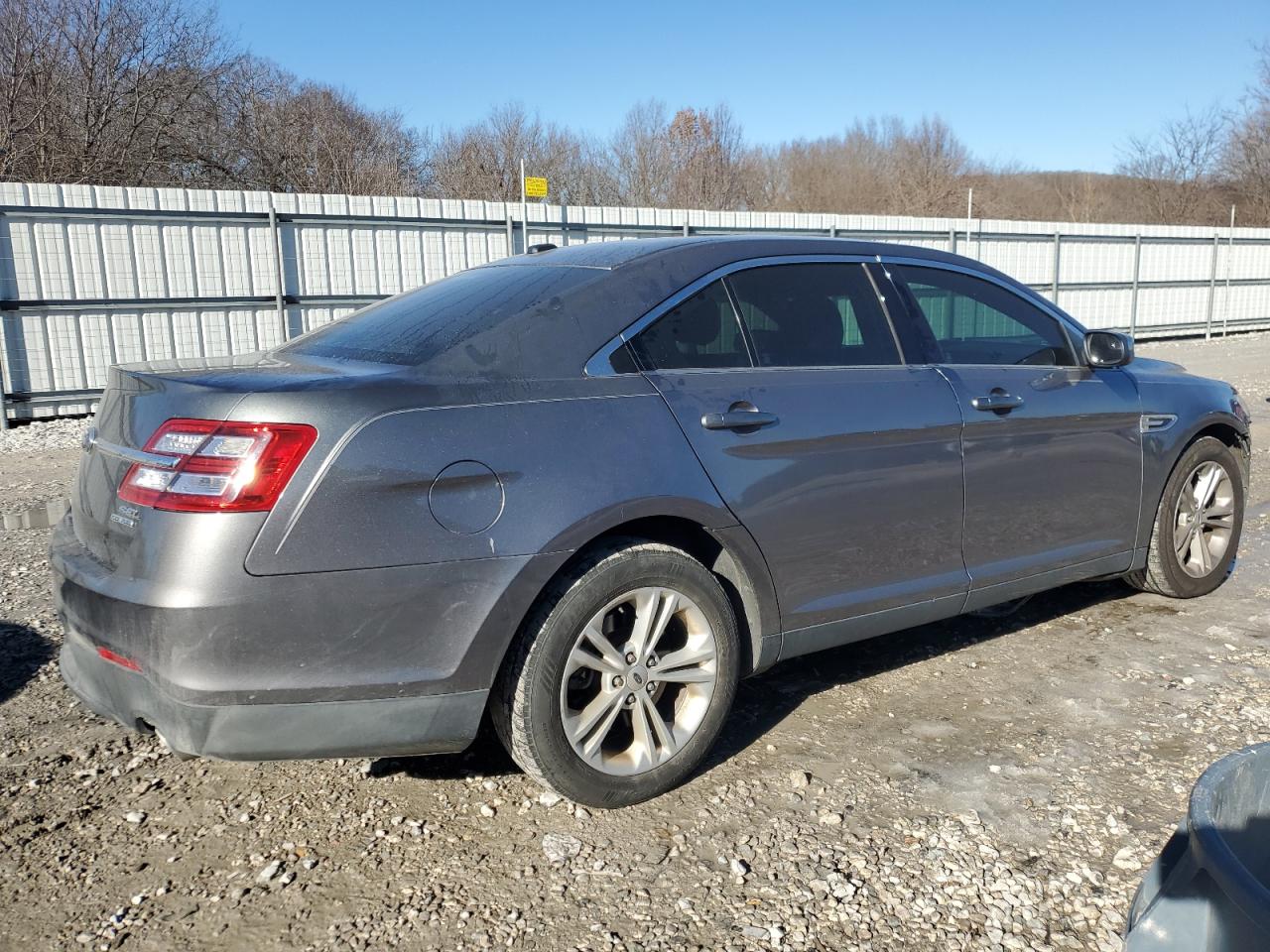 2014 Ford Taurus - Image 3