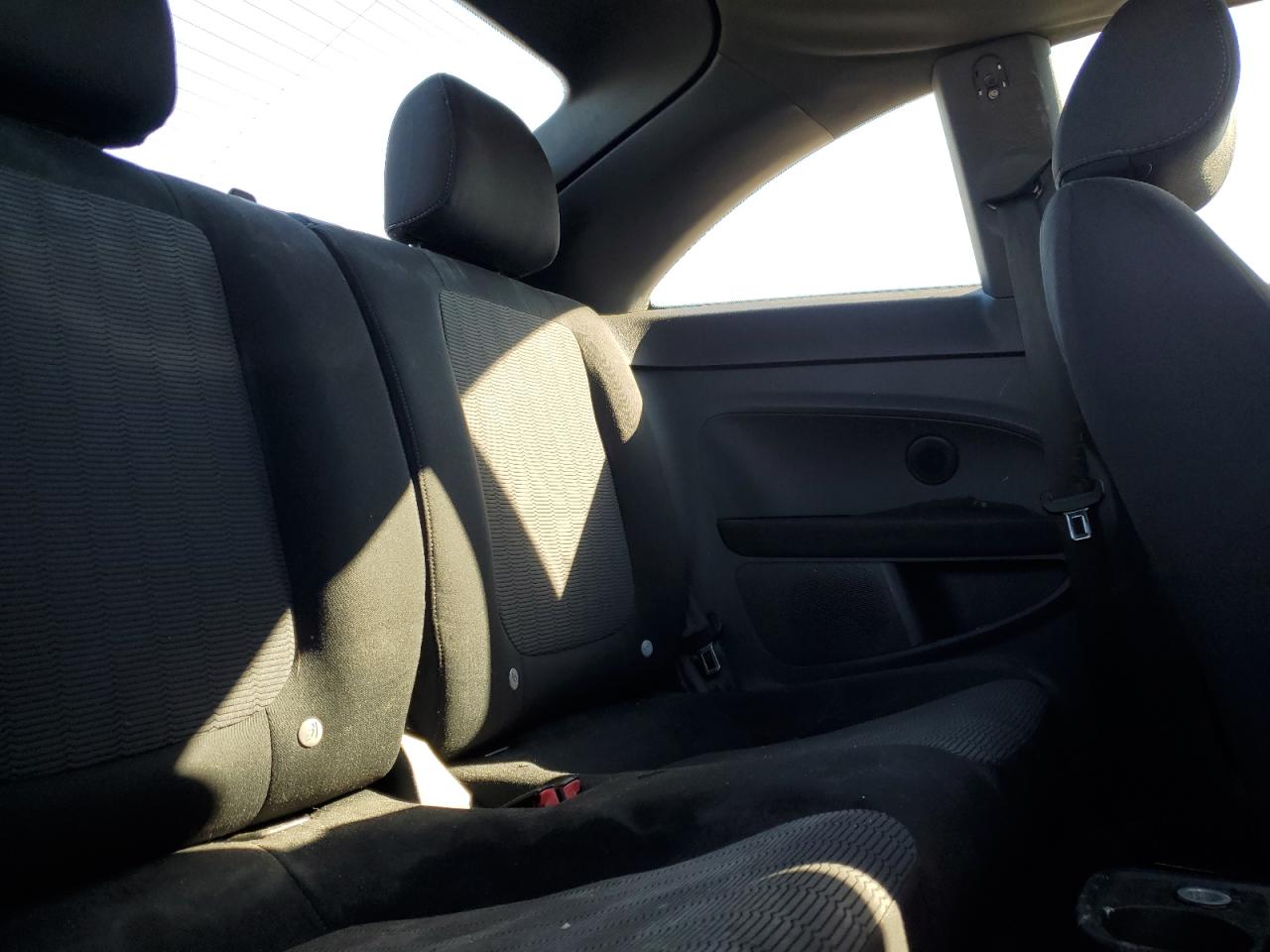 2012 Volkswagen Beetle - Image 11