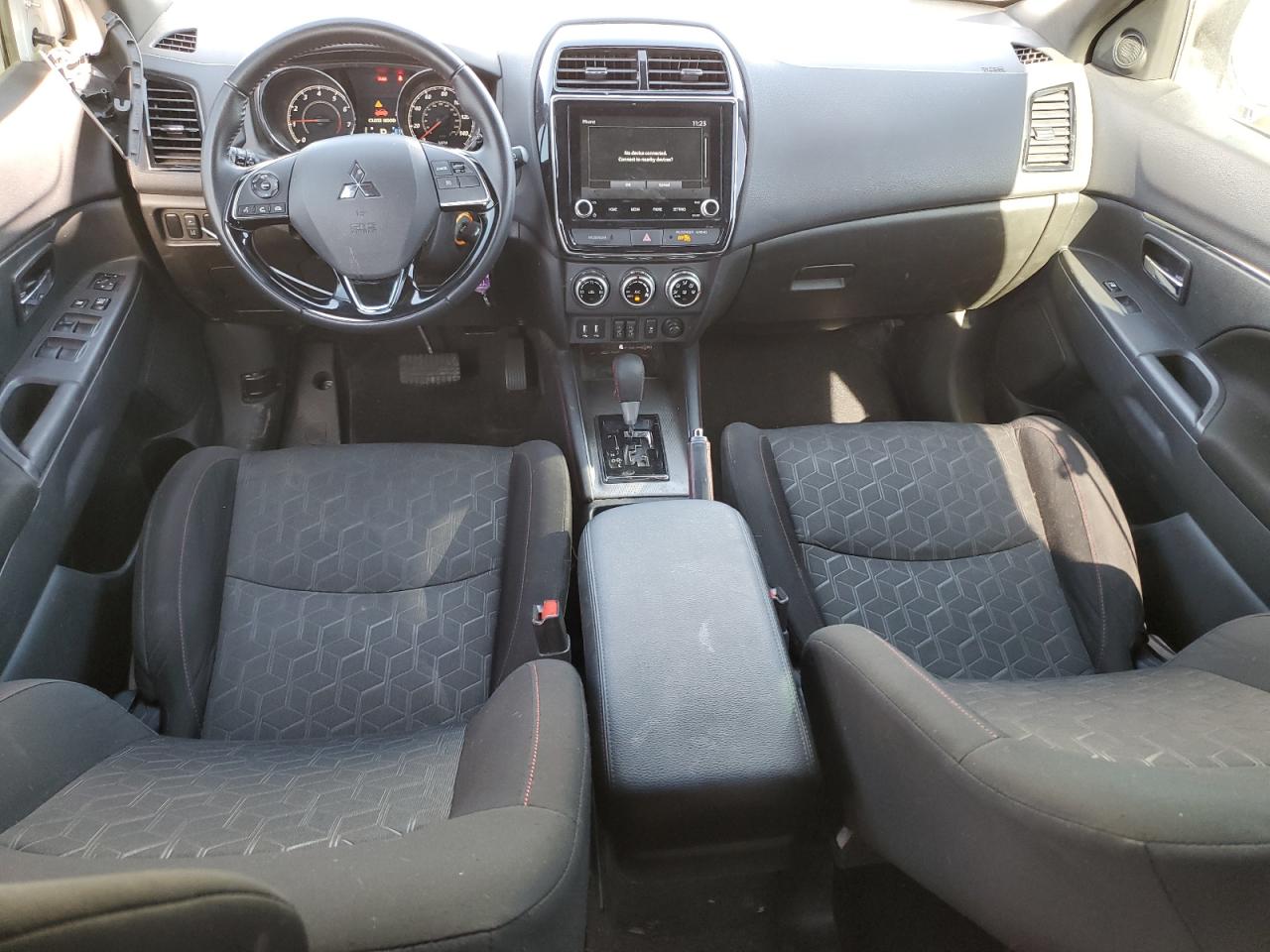 2021 Mitsubishi Outlander - Image 8