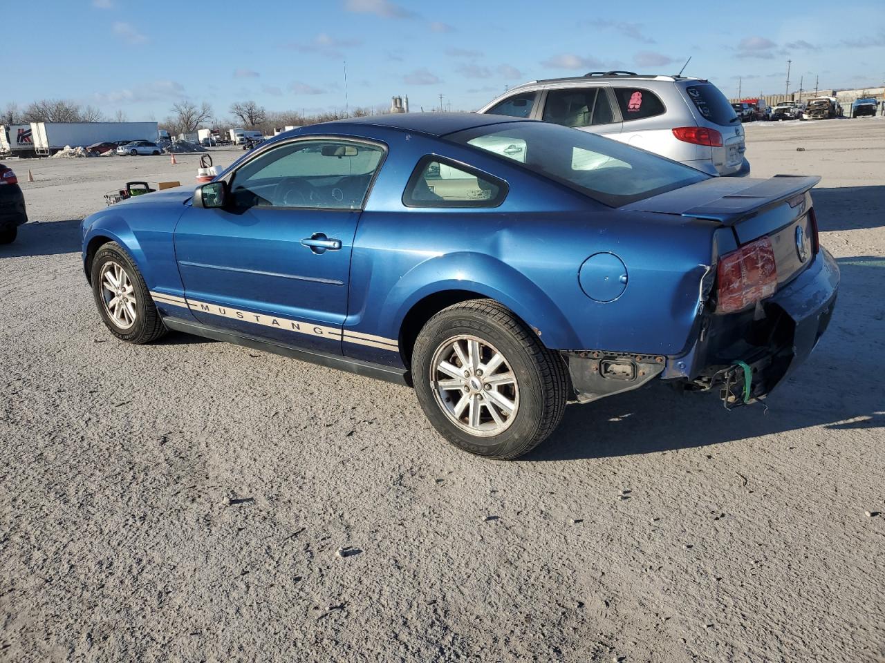 2007 Ford Mustang - Image 2