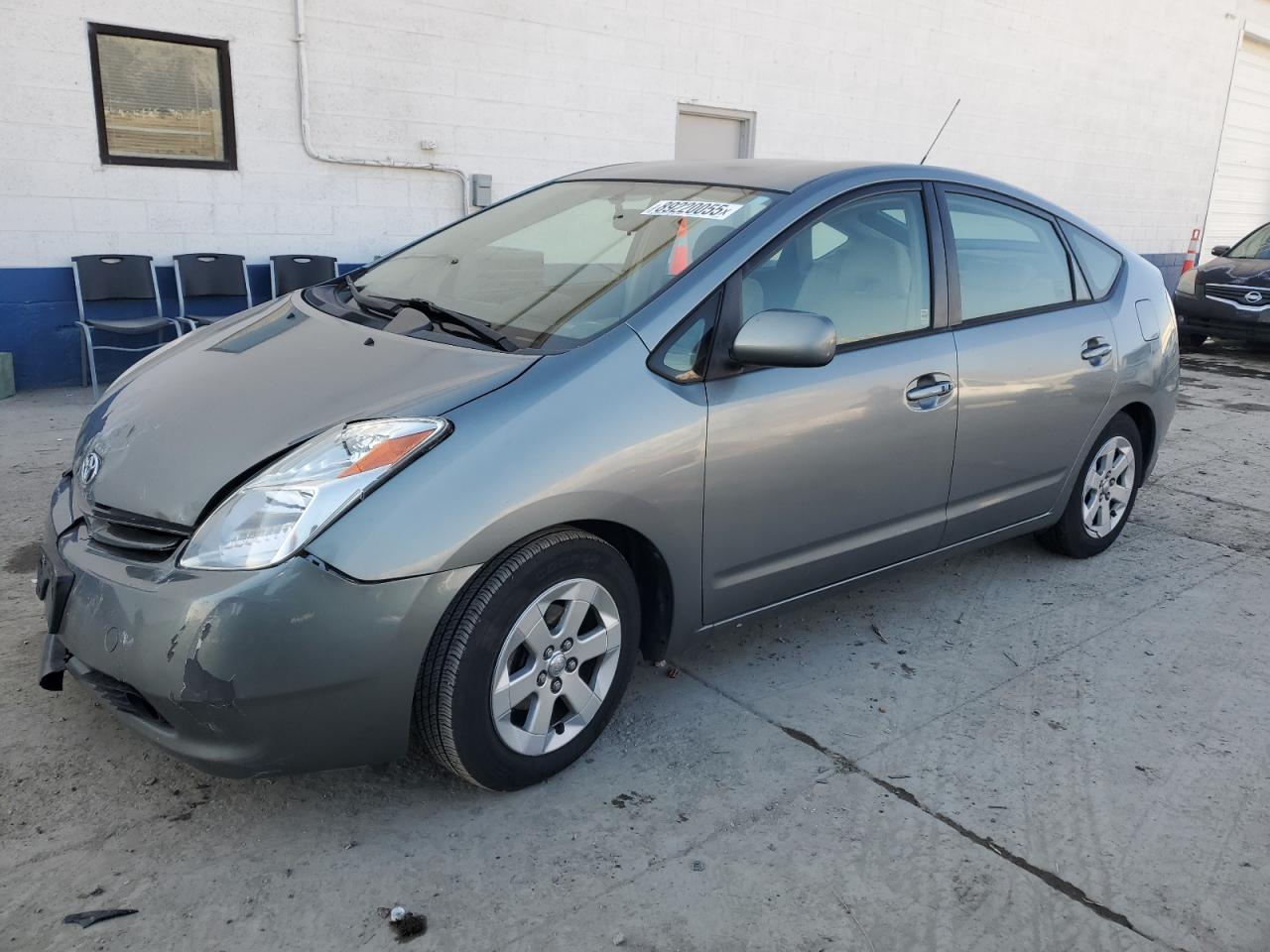 2004 Toyota Prius - Image 1