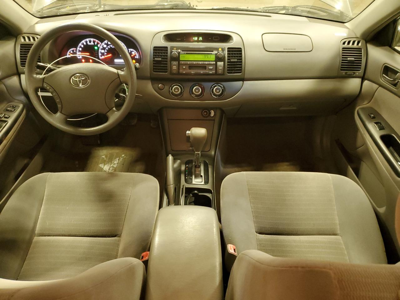 2005 Toyota Camry - Image 8