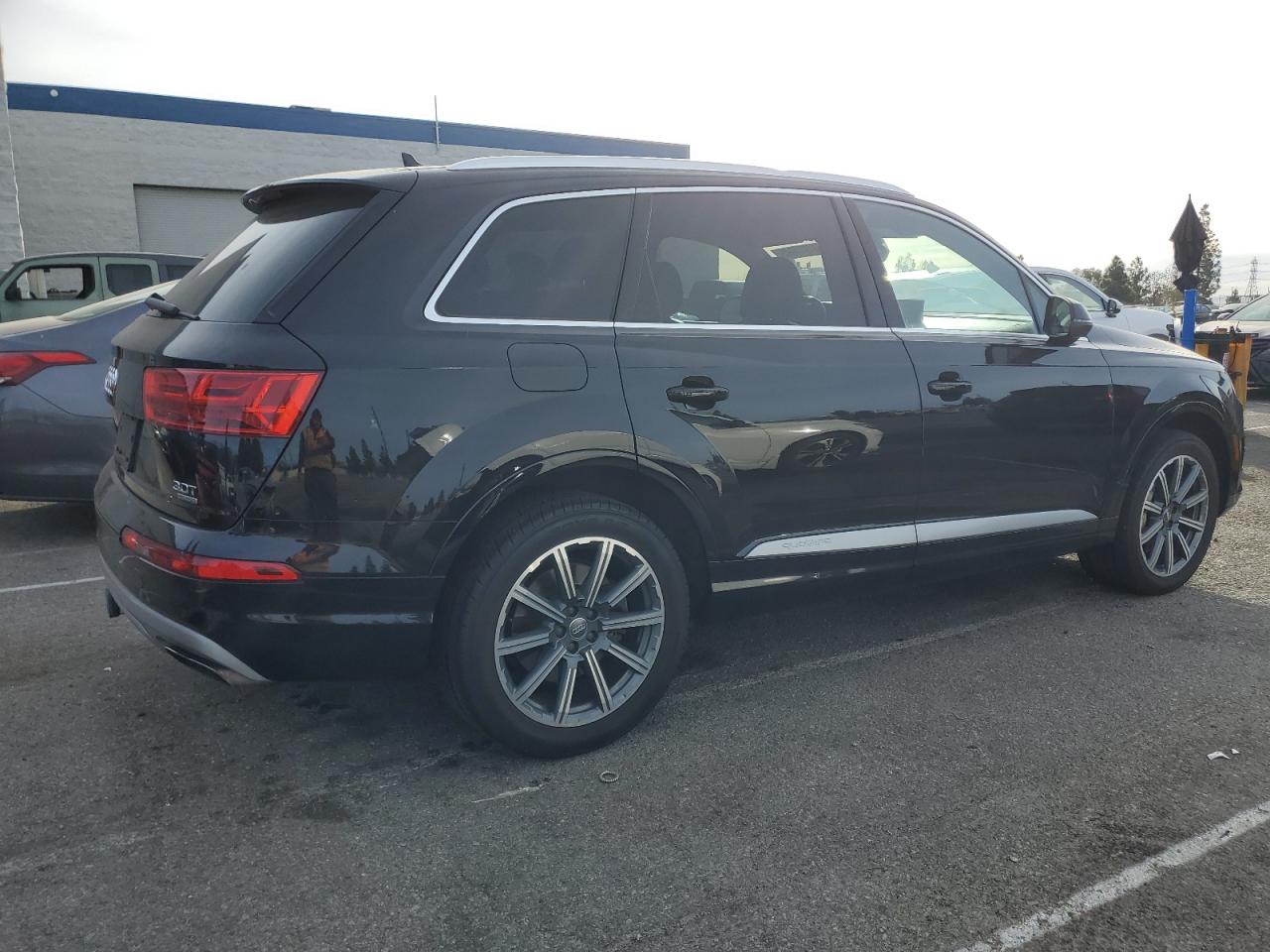 2017 Audi Q7 - Image 3