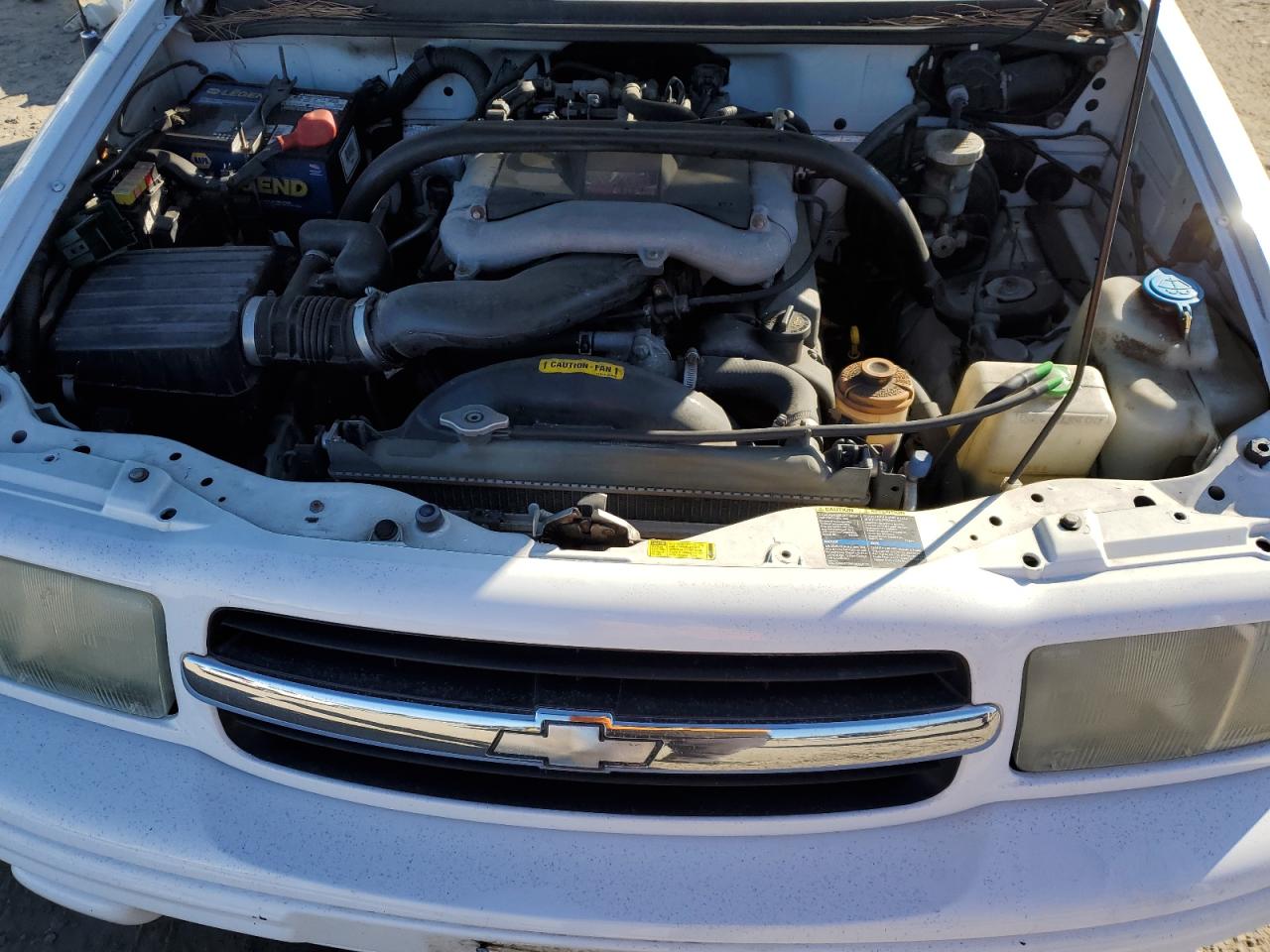 2004 Chevrolet Tracker - Image 13