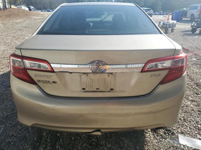 Sedans TOYOTA CAMRY 2012 Kremowy