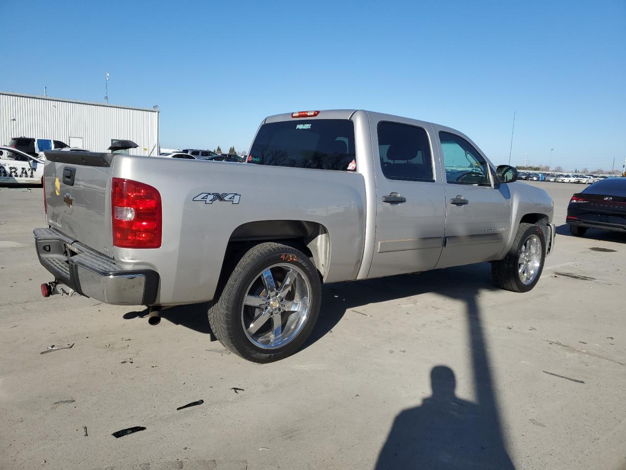 2007 Chevrolet Silverado - Image 3