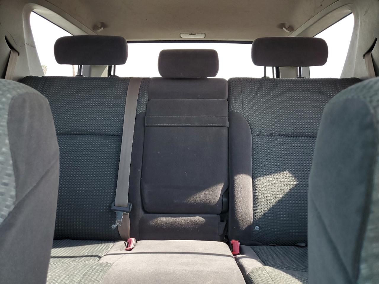 2005 Toyota 4Runner - Image 10