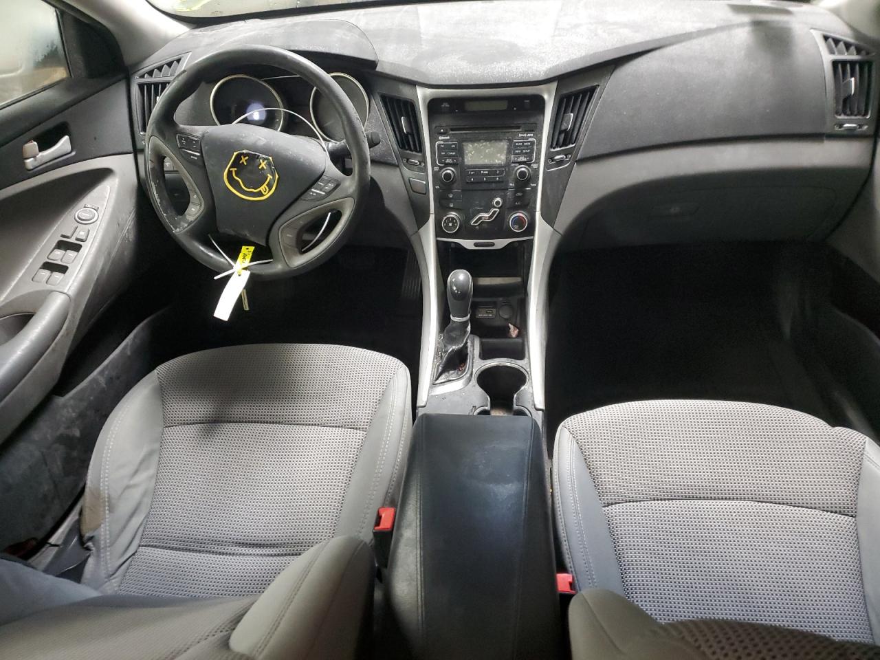2011 Hyundai Sonata - Image 8