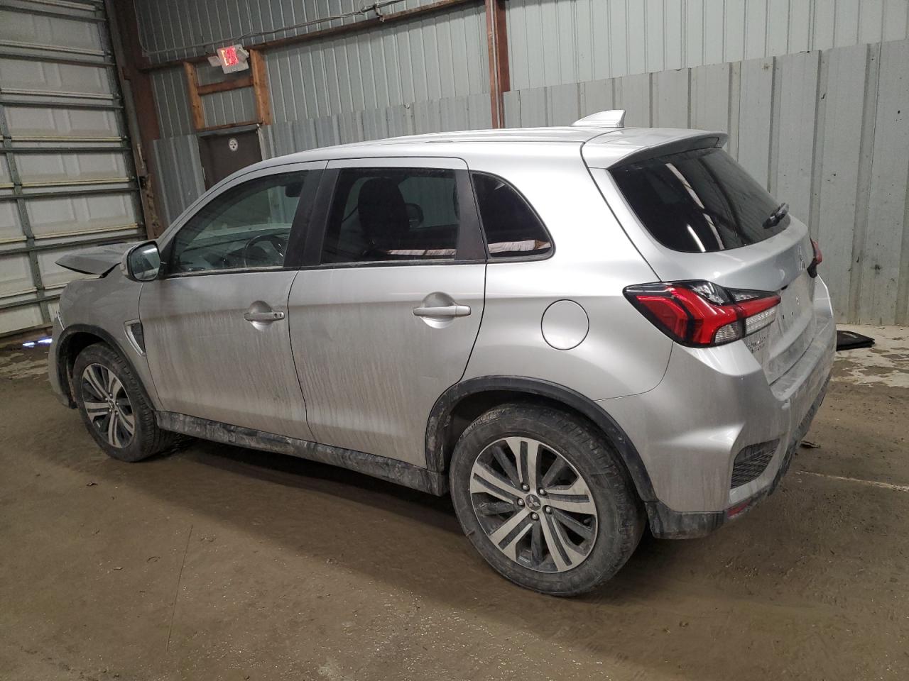 2020 Mitsubishi Outlander - Image 2