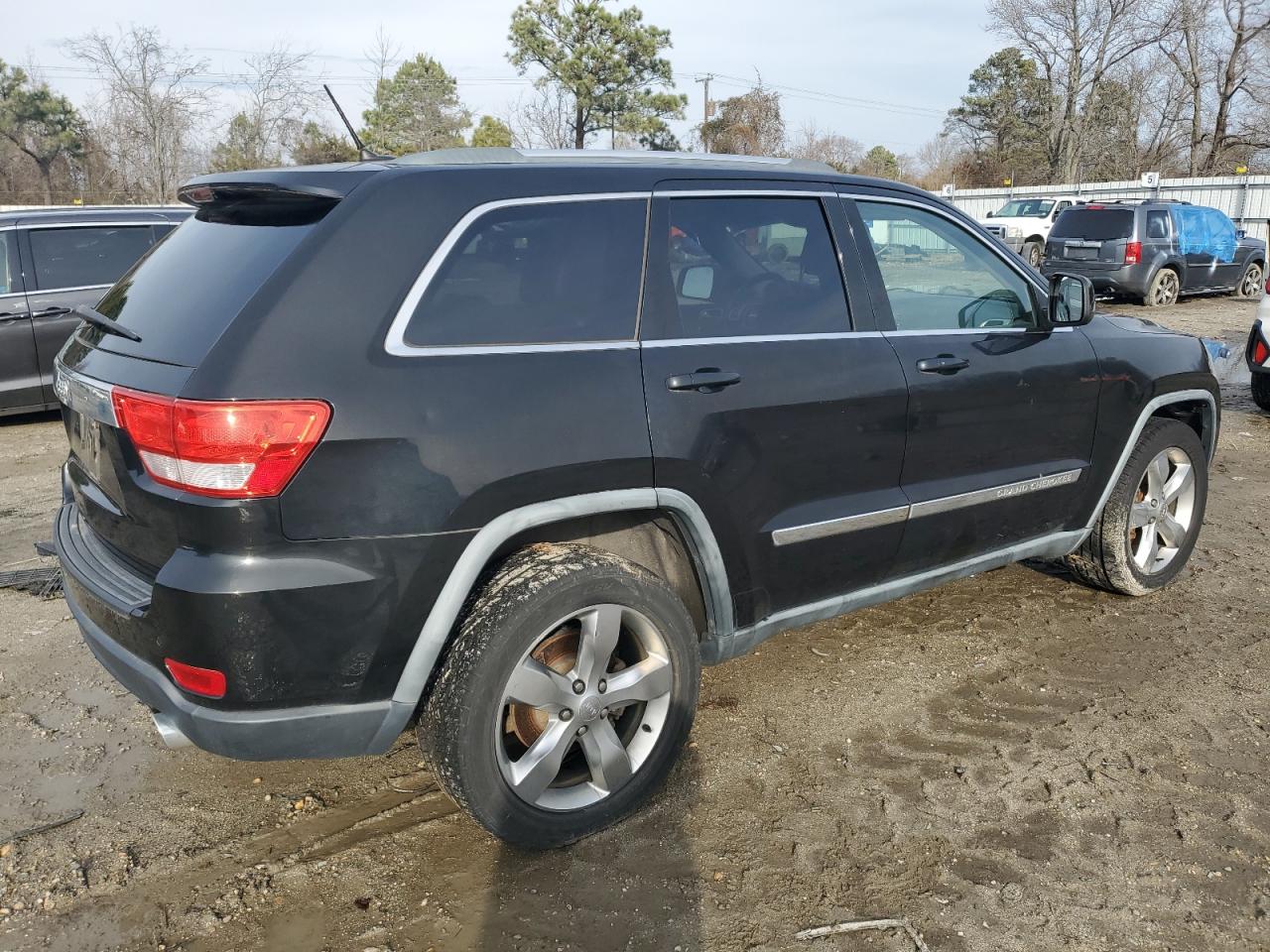 2011 Jeep Grand Cherokee - Image 3