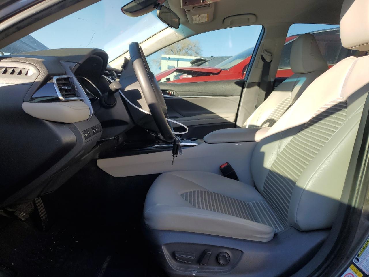 2018 Toyota Camry - Image 7